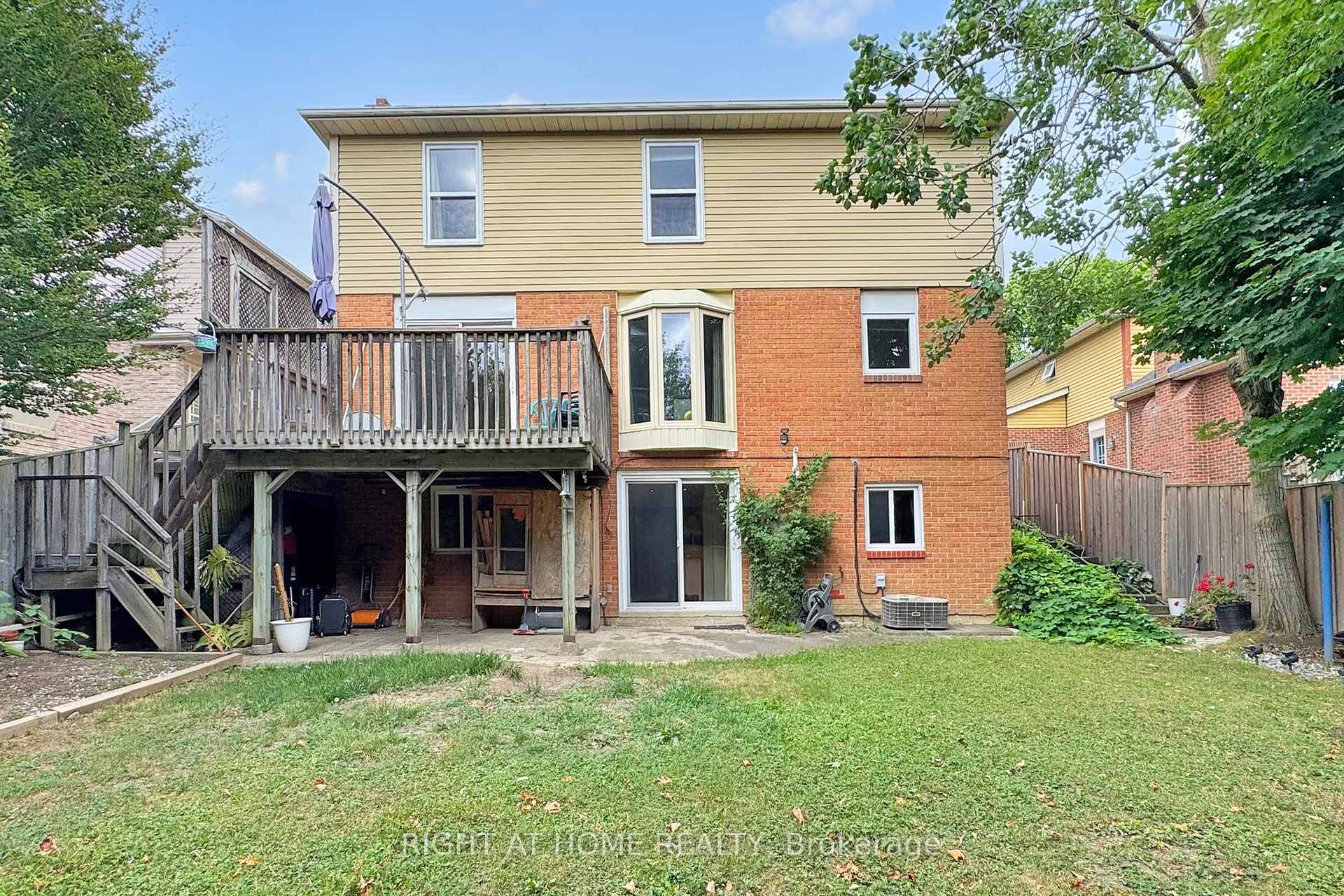 Photo 48 of 52 Breckonwood Crescent, Markham, Aileen-Willowbrook — HOMEH