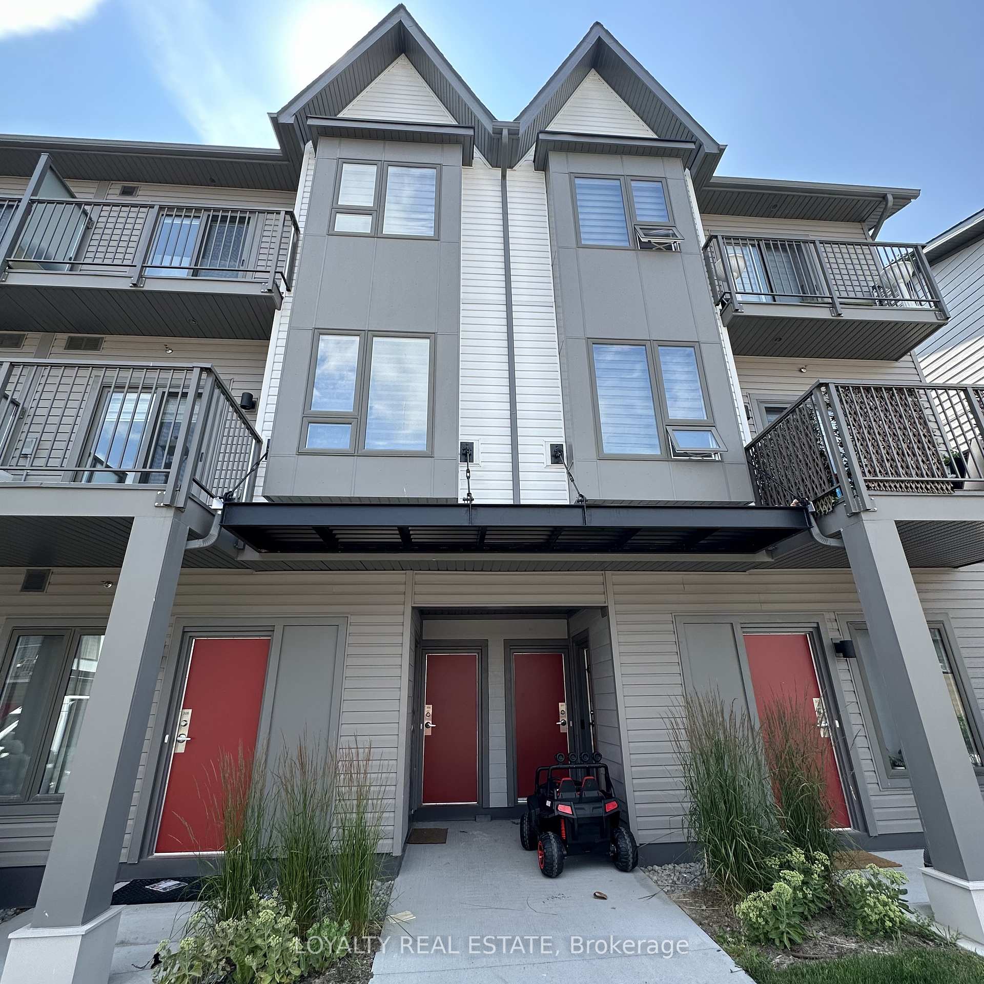 Photo 2 of Unit 311, 2635 William Jackson Drive, Pickering, Duffin Heights — HOMEH
