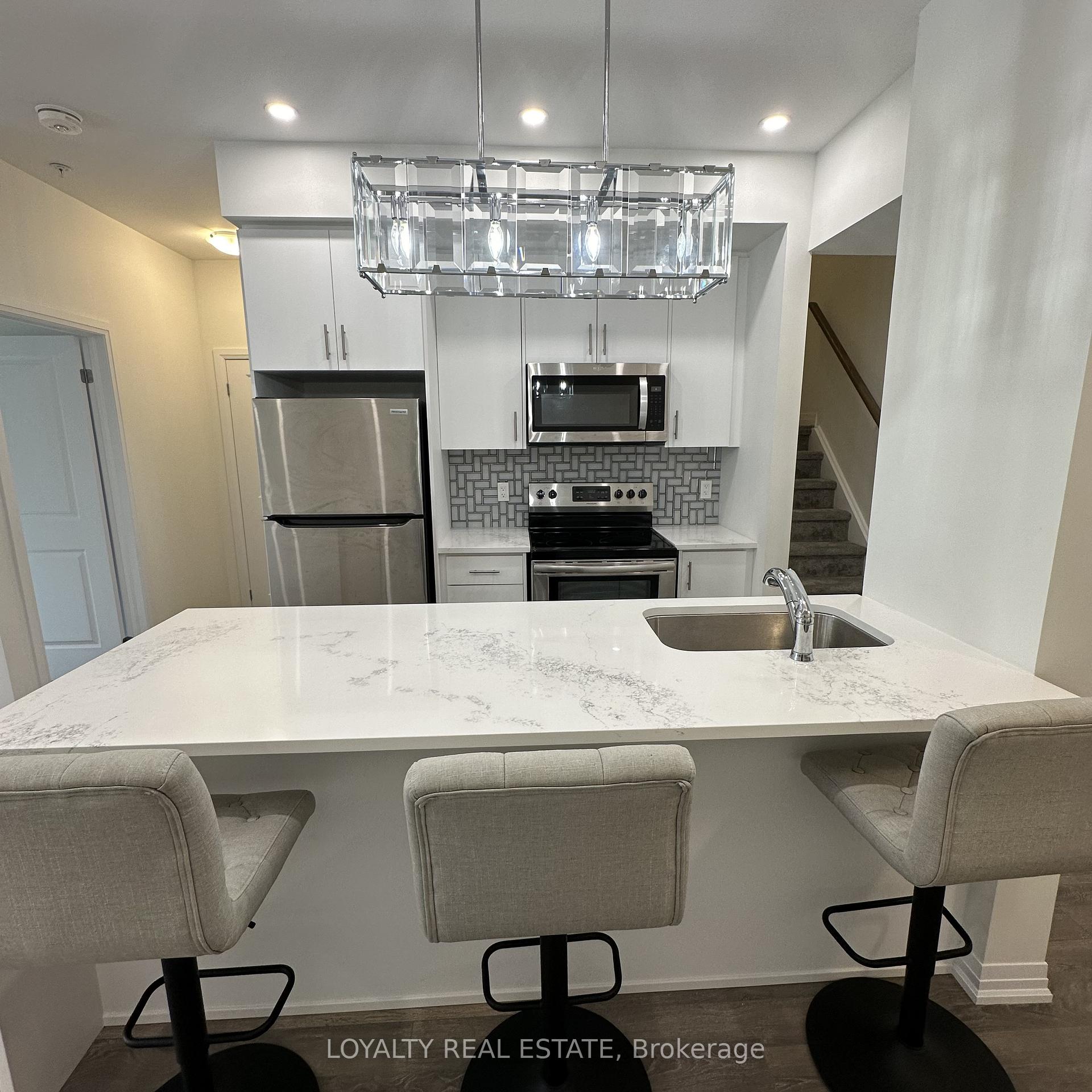 Photo 4 of Unit 311, 2635 William Jackson Drive, Pickering, Duffin Heights — HOMEH