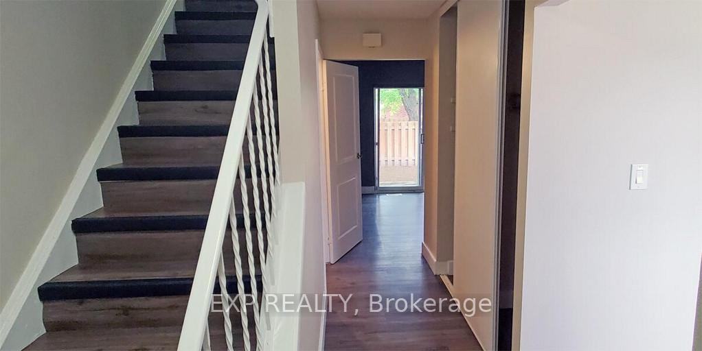 Photo 2 of Unit 24, 33 Berkley Drive, St. Catharines, Carlton/Bunting — HOMEH