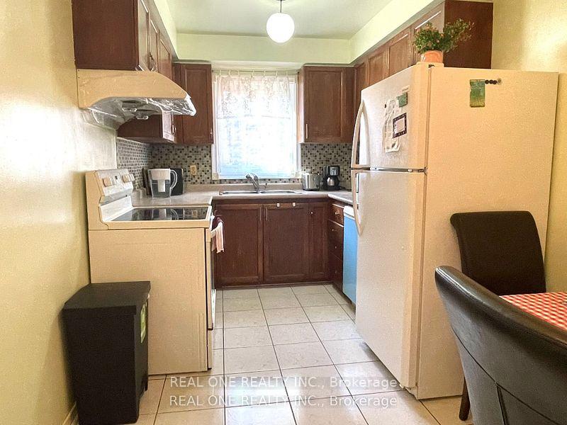 Photo 6 of Unit Unit 1, 1235 Blackburn Drive, Oakville, Glen Abbey — HOMEH