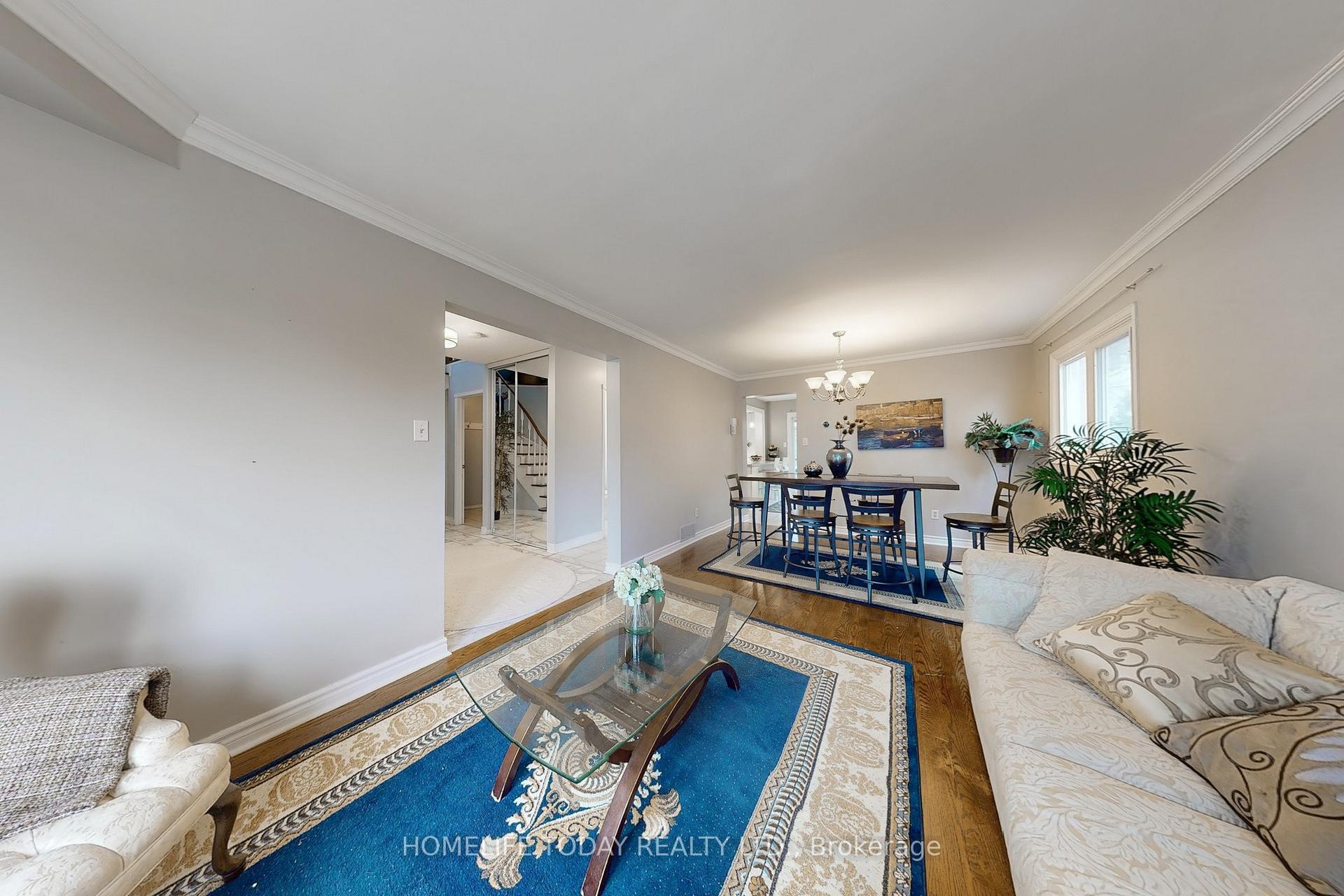 Photo 5 of 1604 Deerbrook Drive, Pickering, Liverpool — HOMEH