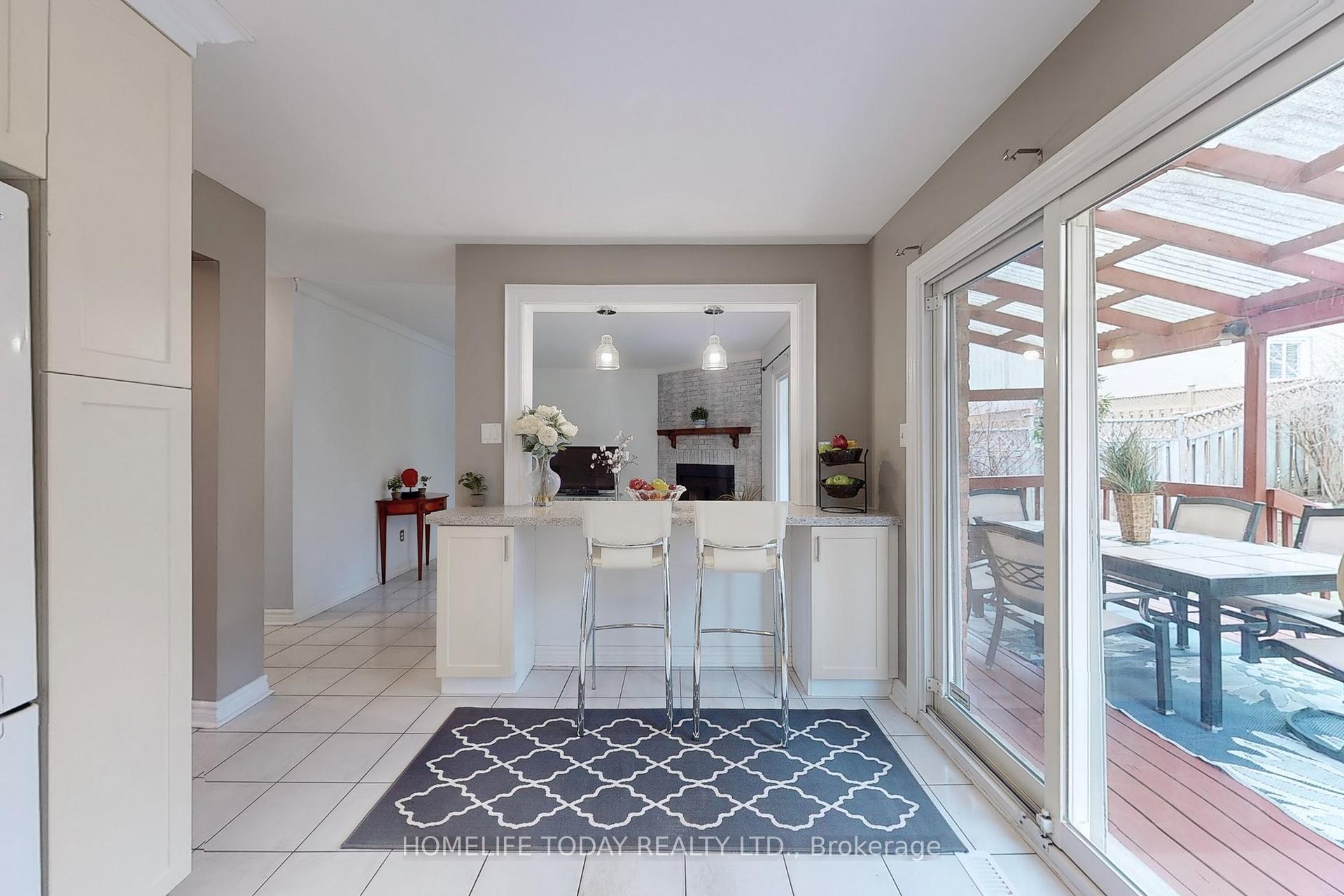Photo 12 of 1604 Deerbrook Drive, Pickering, Liverpool — HOMEH
