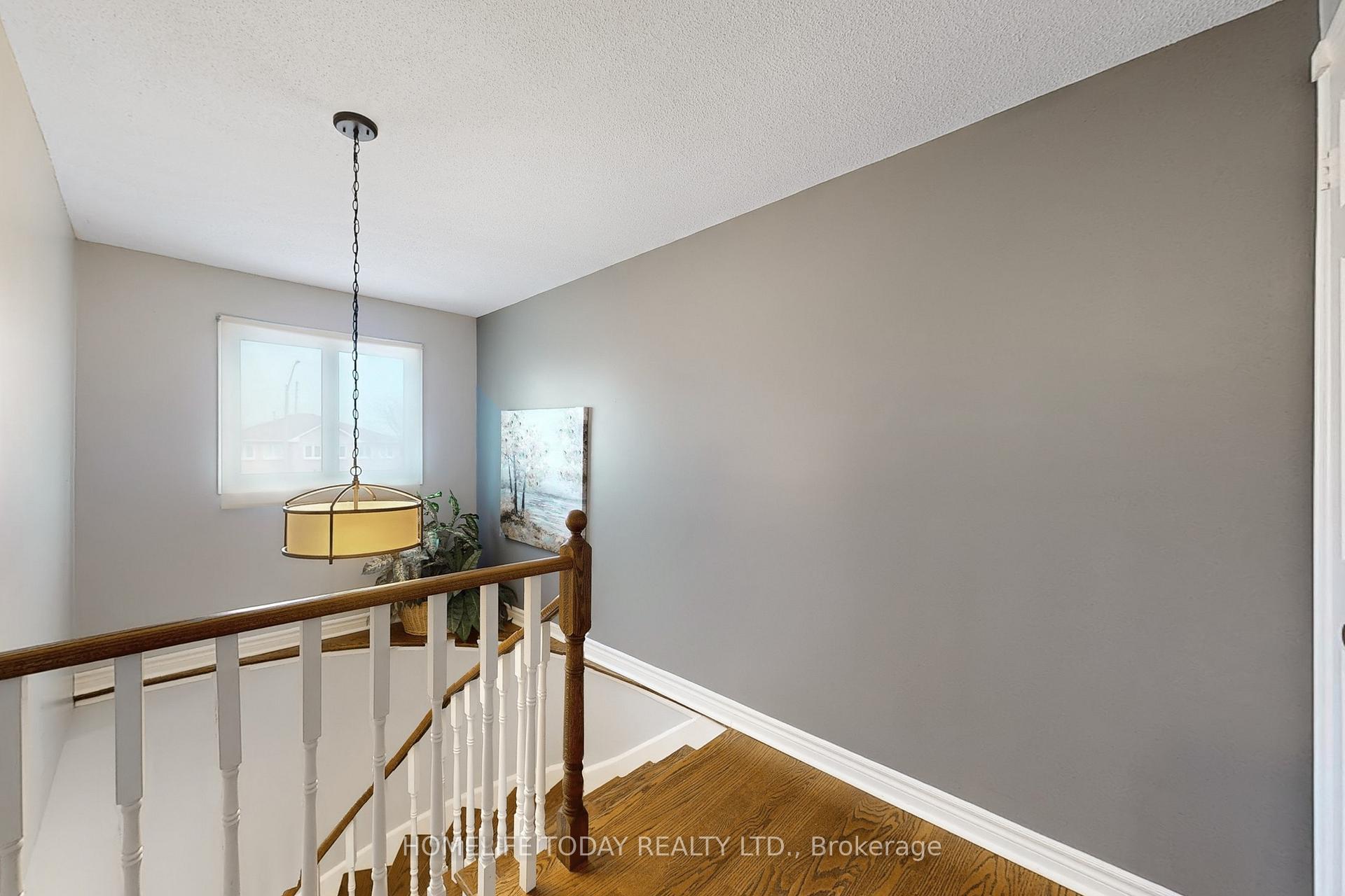 Photo 15 of 1604 Deerbrook Drive, Pickering, Liverpool — HOMEH