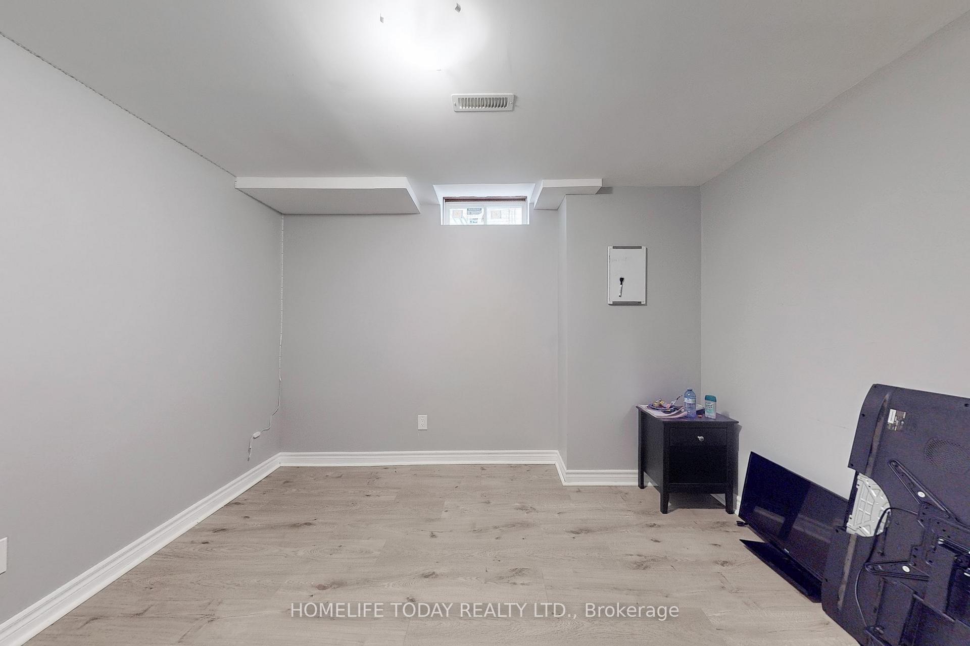 Photo 30 of 1604 Deerbrook Drive, Pickering, Liverpool — HOMEH