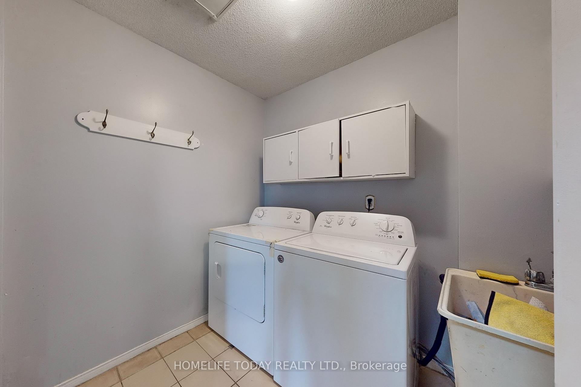 Photo 32 of 1604 Deerbrook Drive, Pickering, Liverpool — HOMEH