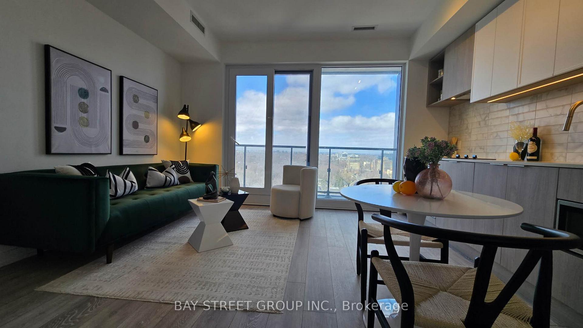 Photo 4 of Unit 1909, 2020 Bathurst Street, Toronto, Humewood-Cedarvale — HOMEH