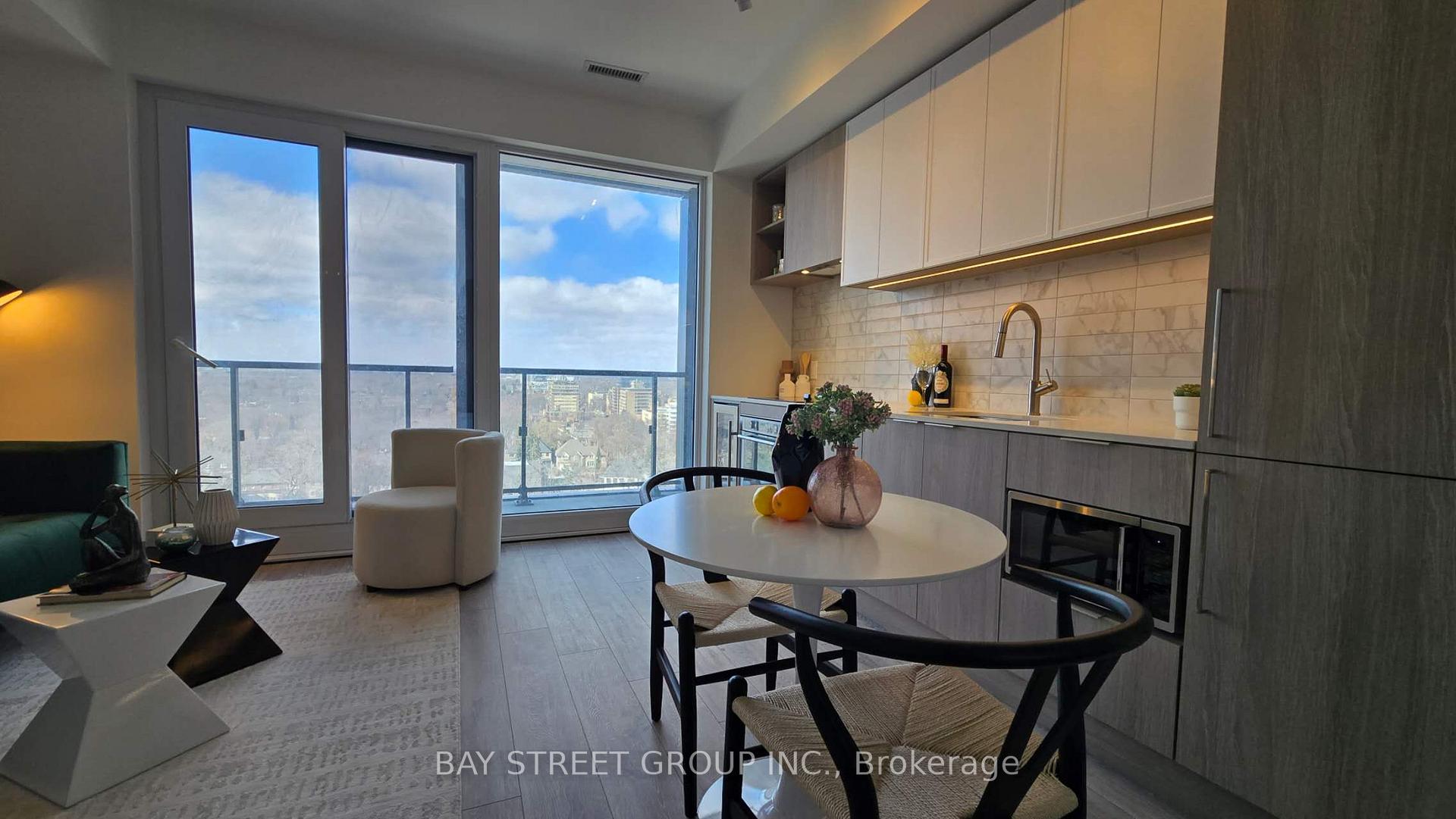 Photo 5 of Unit 1909, 2020 Bathurst Street, Toronto, Humewood-Cedarvale — HOMEH