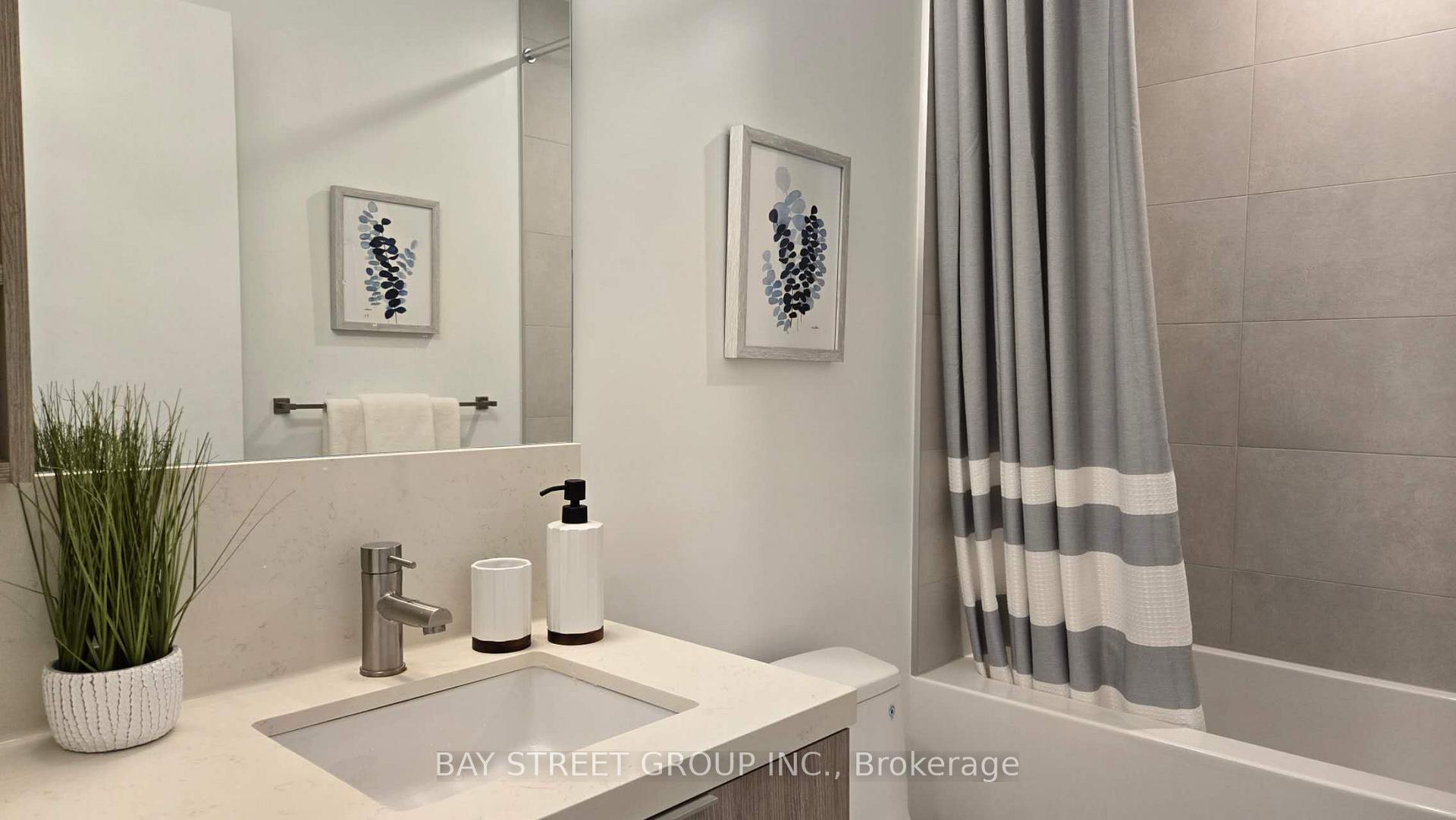 Photo 8 of Unit 1909, 2020 Bathurst Street, Toronto, Humewood-Cedarvale — HOMEH