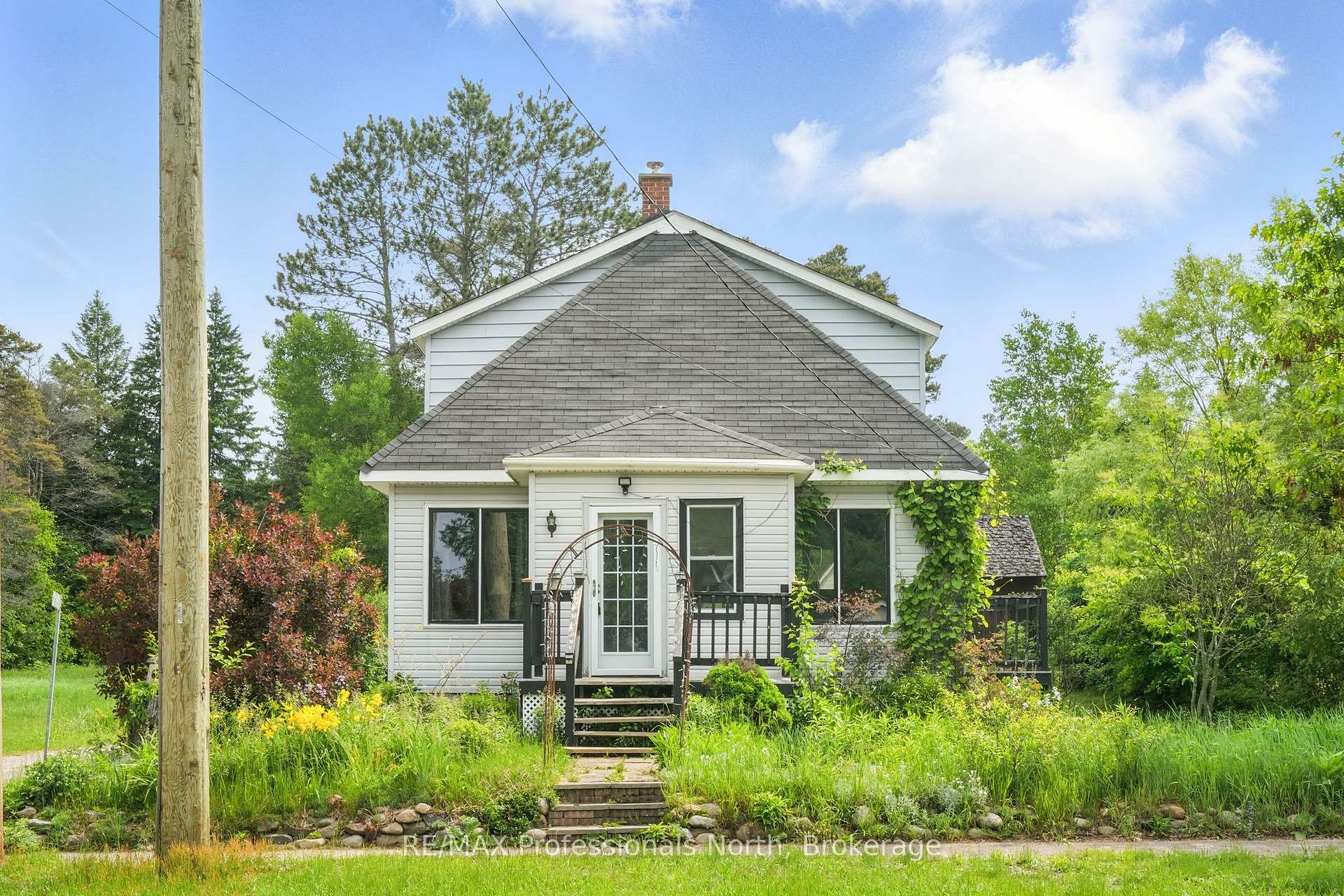 Front of 2191 Stisted Road S