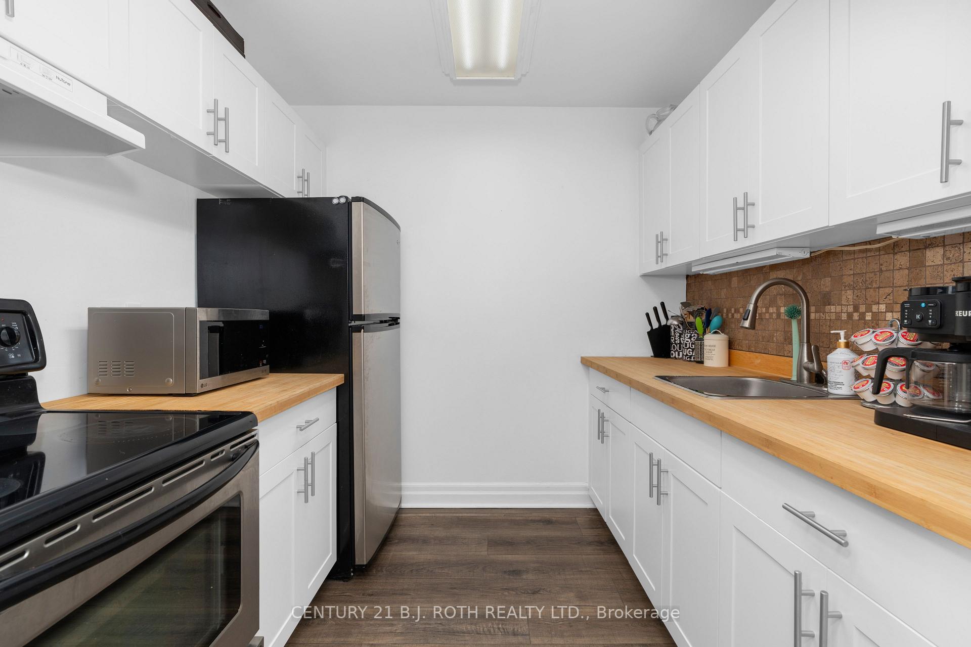 Photo 5 of Unit A9, 175 Edgehill Drive, Barrie, Letitia Heights — HOMEH