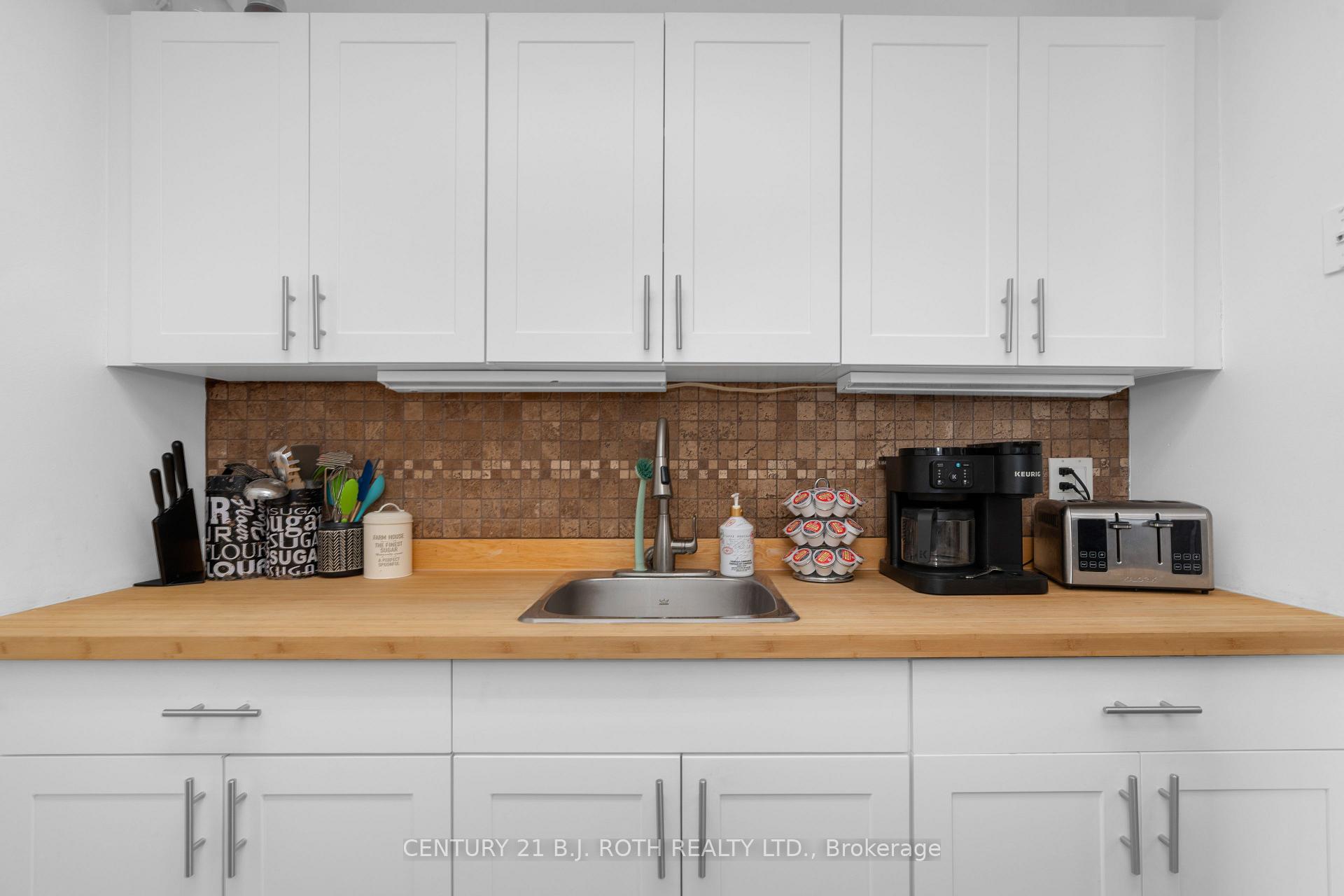 Photo 6 of Unit A9, 175 Edgehill Drive, Barrie, Letitia Heights — HOMEH