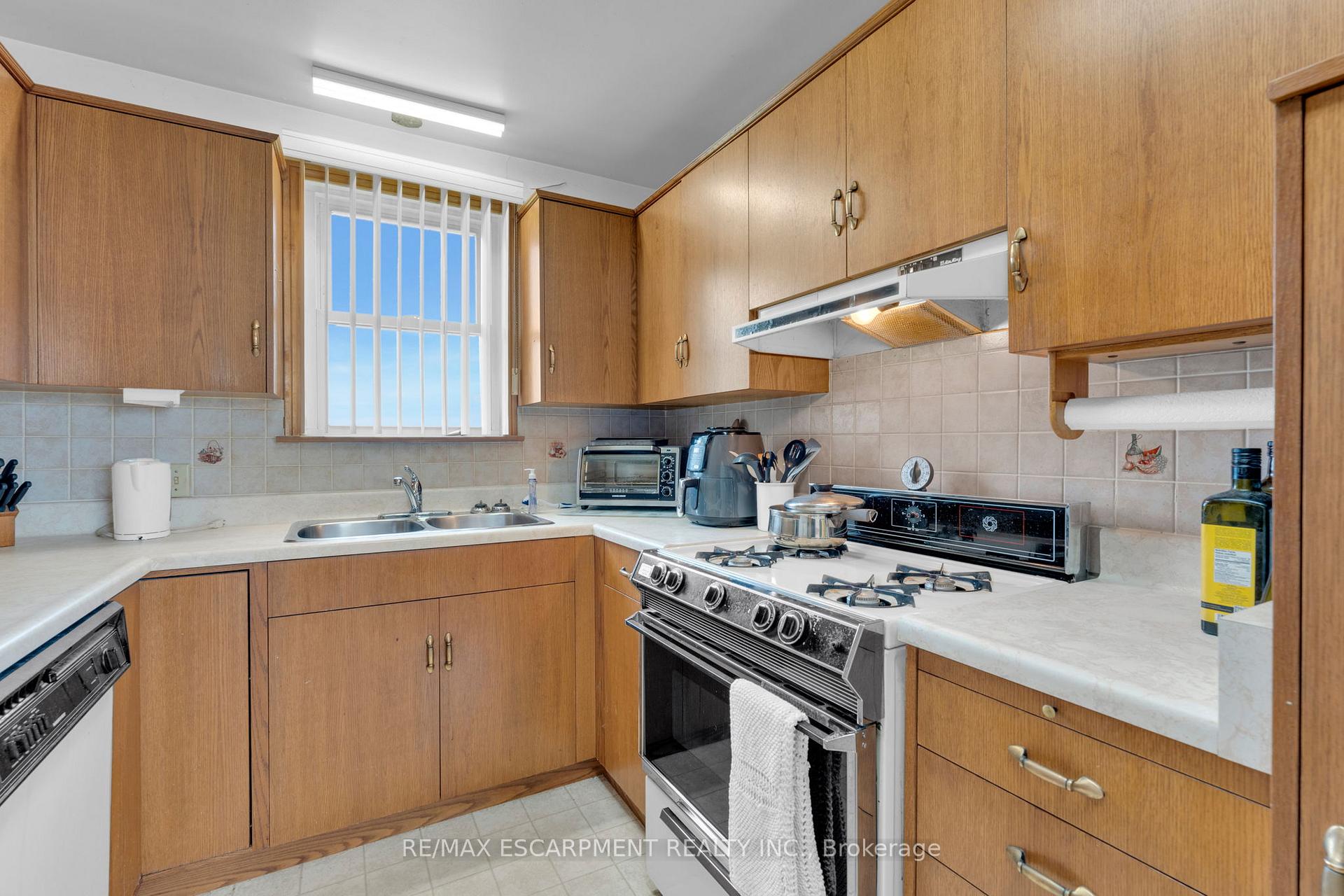Photo 32 of 2986 Regional Rd 12, Grimsby, Grimsby East — HOMEH