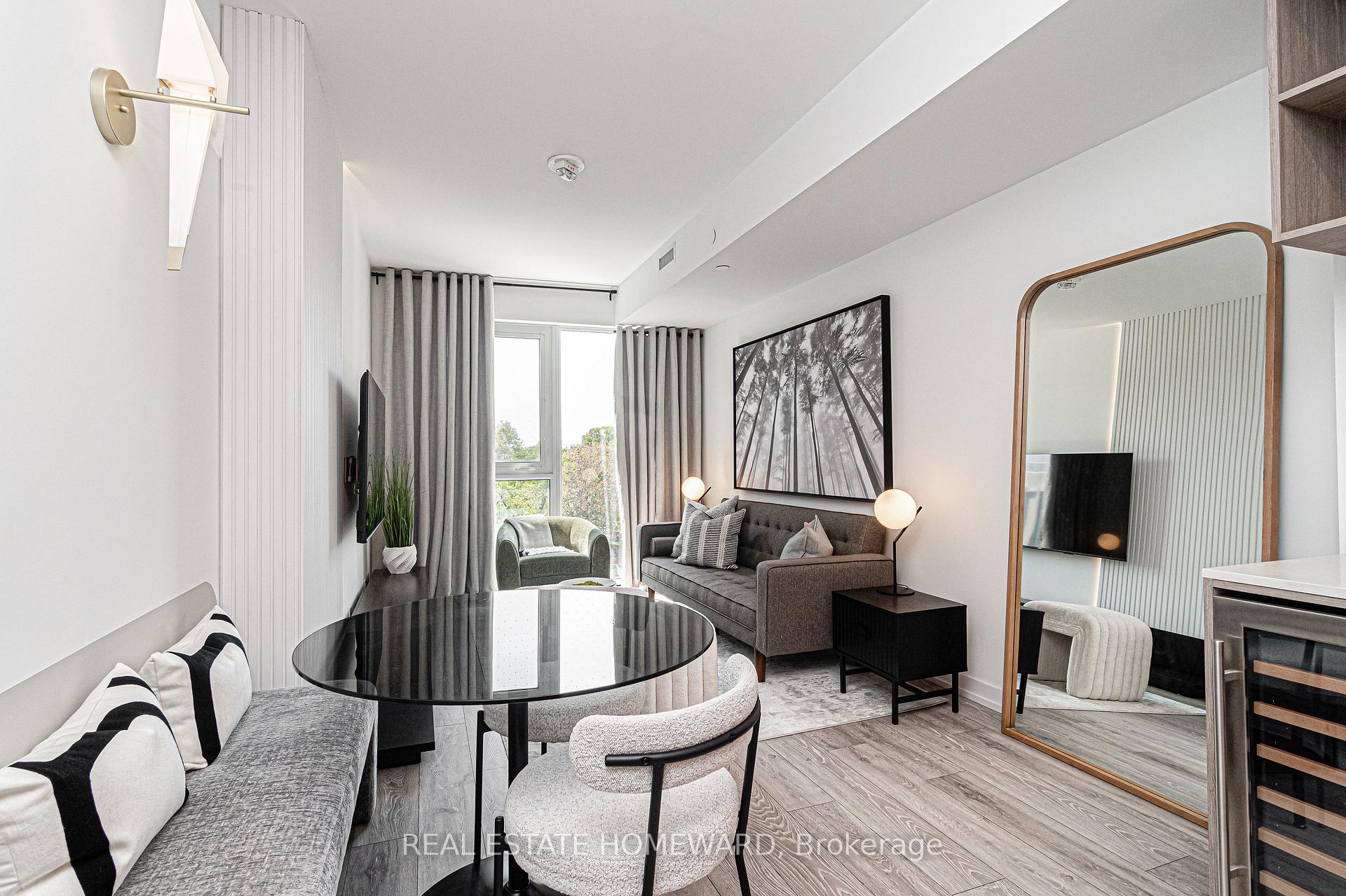 Front of Unit 502, 2020 Bathurst Street