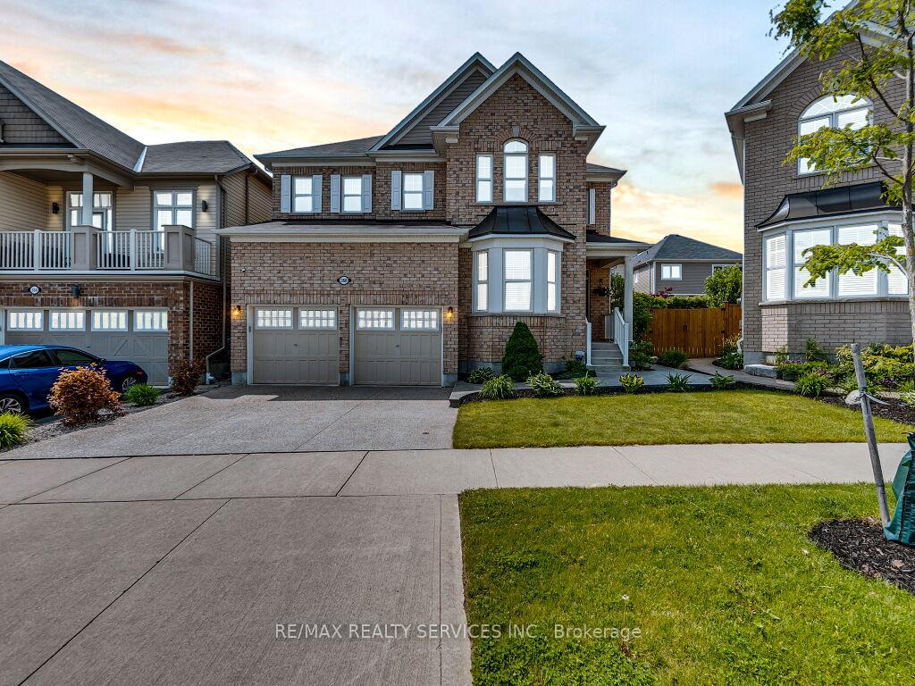Photo 2 of 360 Falling Green Crescent, Kitchener — HOMEH