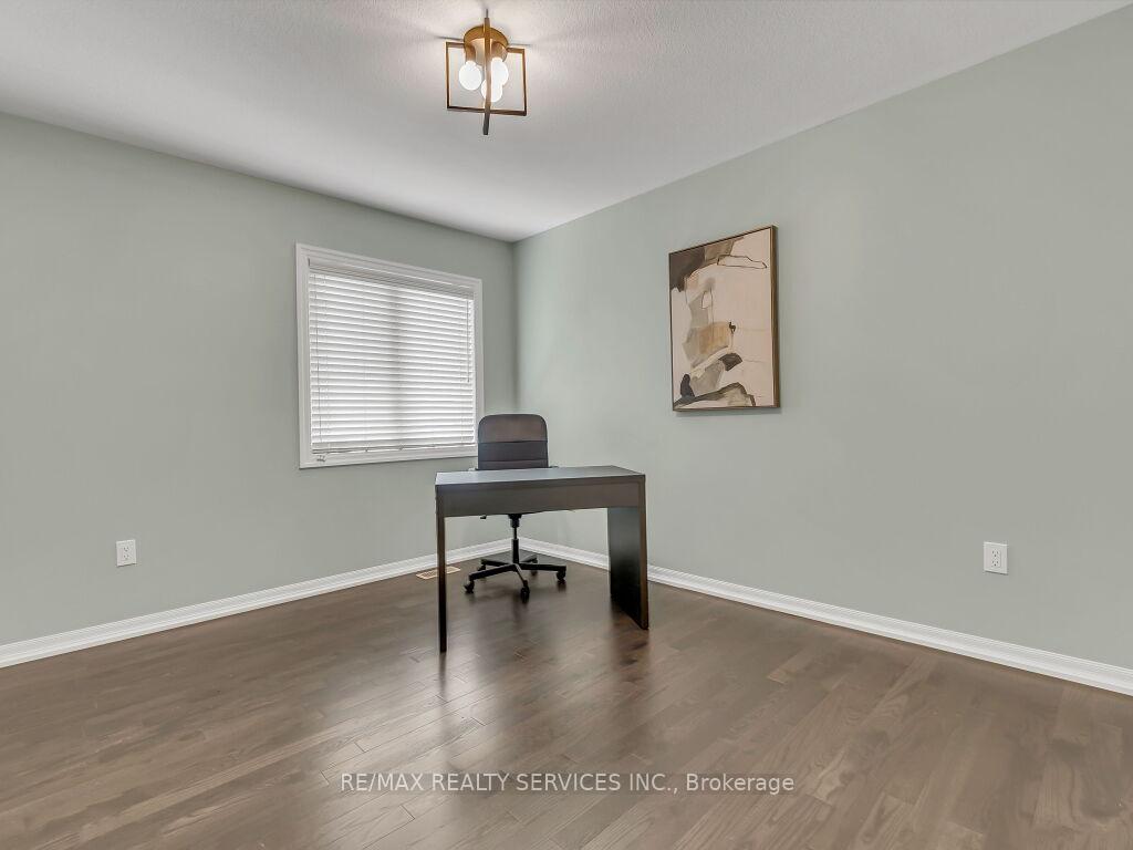 Photo 26 of 360 Falling Green Crescent, Kitchener — HOMEH