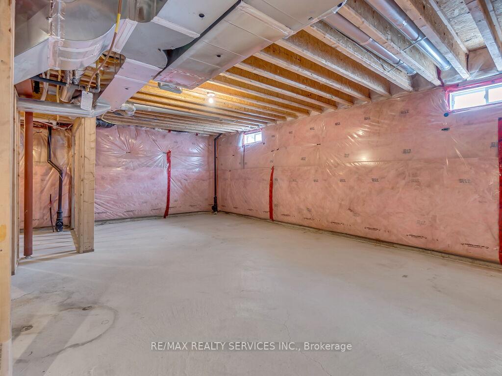 Photo 30 of 360 Falling Green Crescent, Kitchener — HOMEH