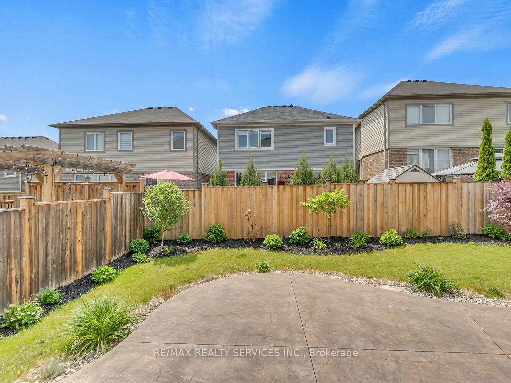 Photo 35 of 360 Falling Green Crescent, Kitchener — HOMEH