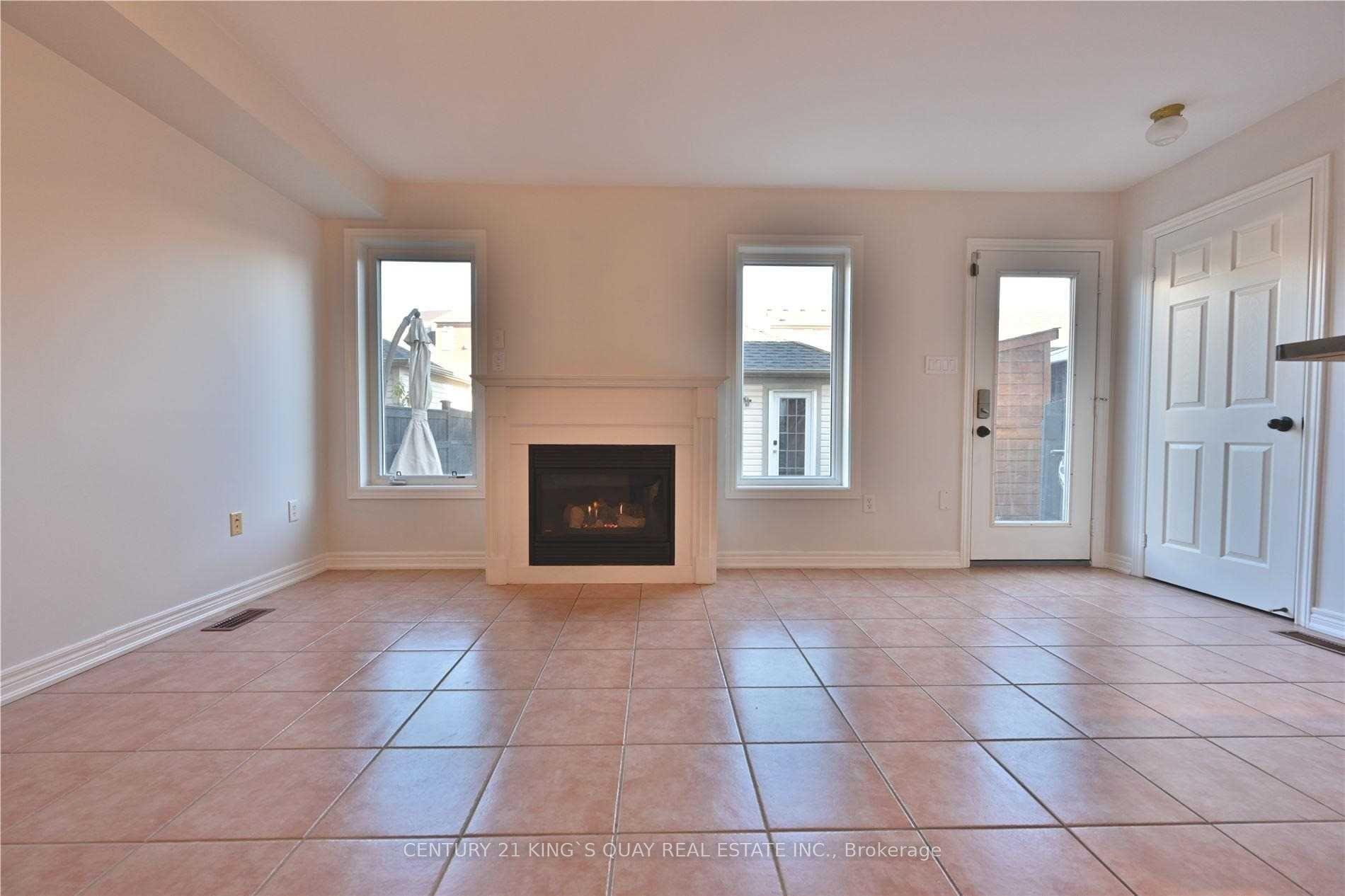 Photo 5 of 85 Gatwick Drive, Oakville, River Oaks — HOMEH