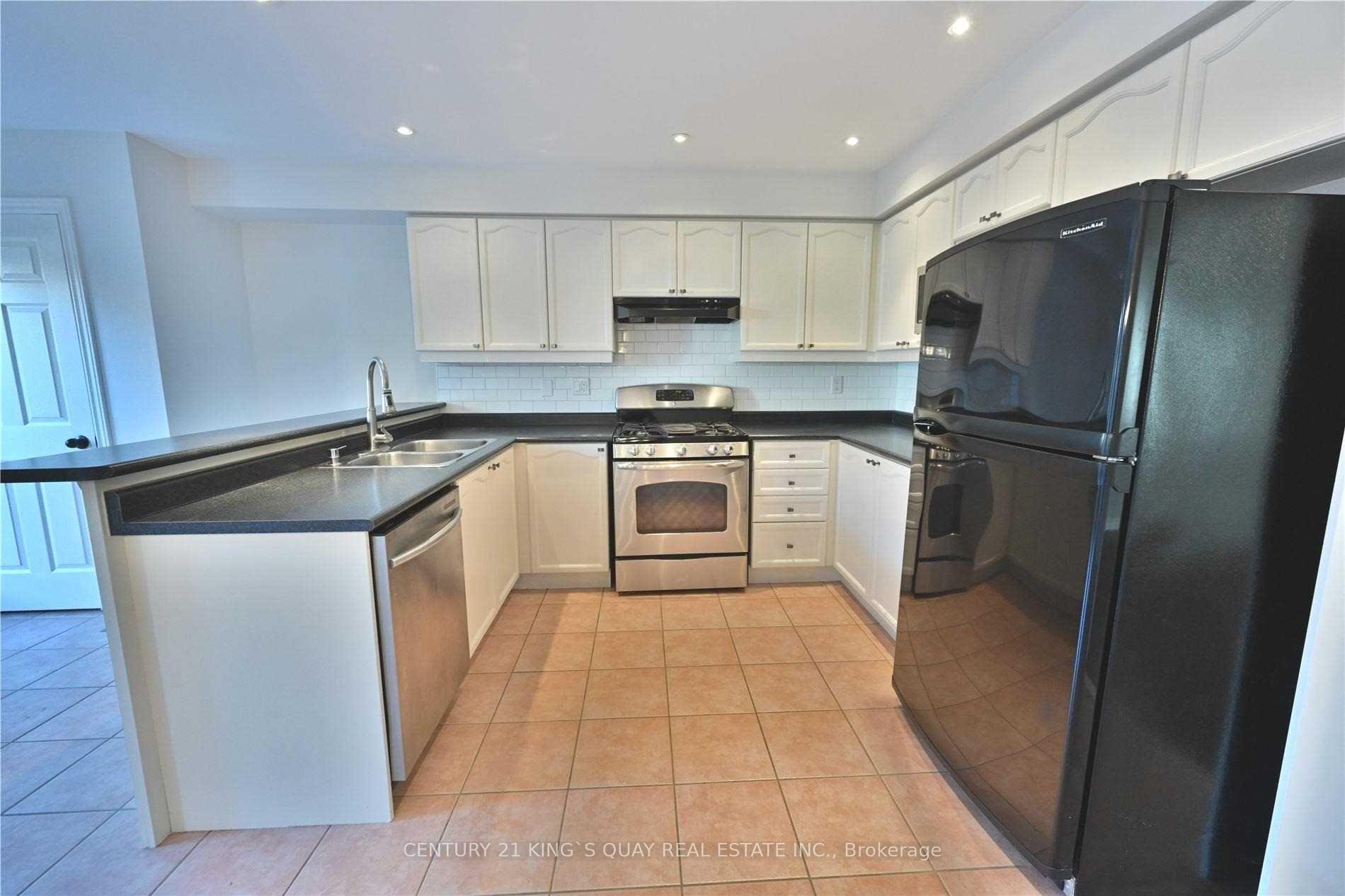 Photo 6 of 85 Gatwick Drive, Oakville, River Oaks — HOMEH