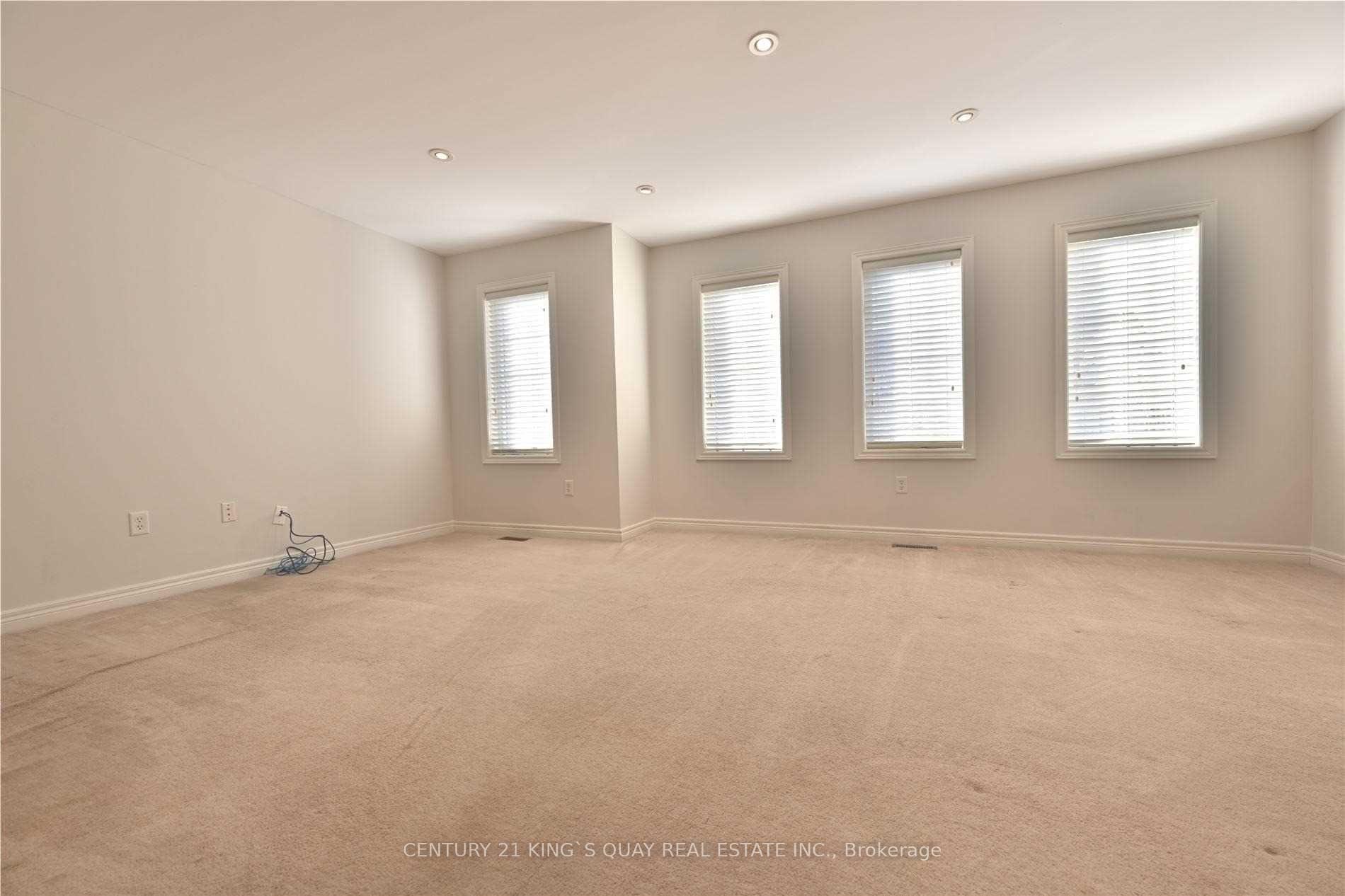 Photo 8 of 85 Gatwick Drive, Oakville, River Oaks — HOMEH
