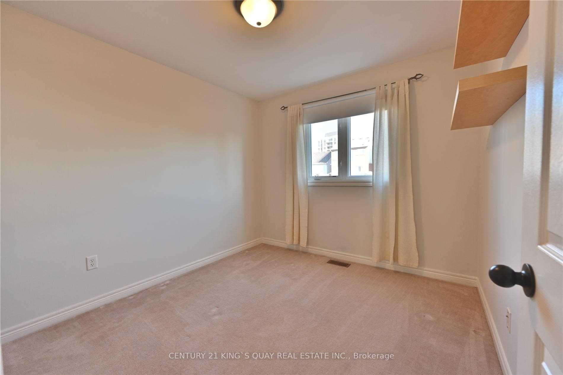 Photo 9 of 85 Gatwick Drive, Oakville, River Oaks — HOMEH