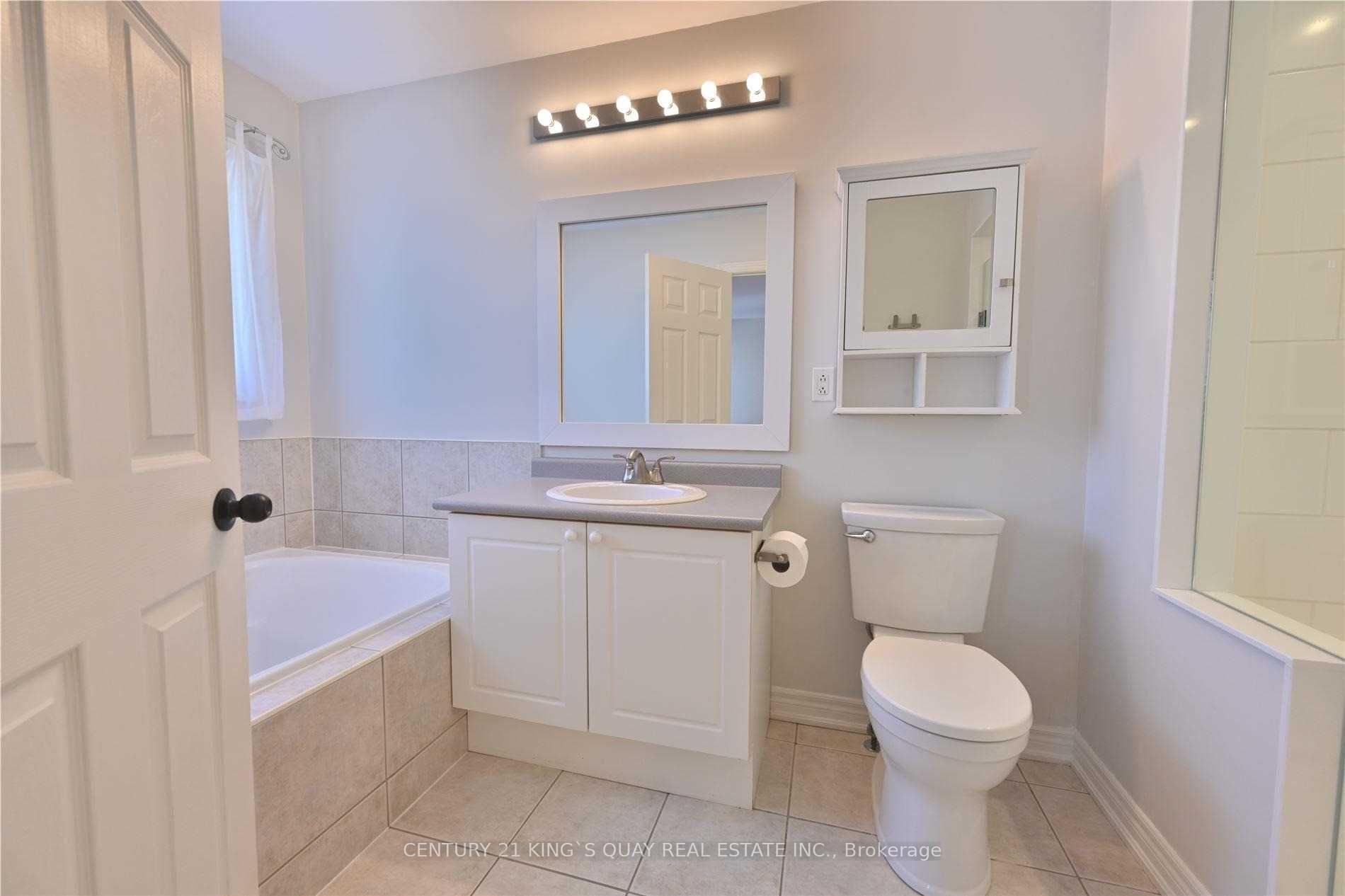 Photo 17 of 85 Gatwick Drive, Oakville, River Oaks — HOMEH