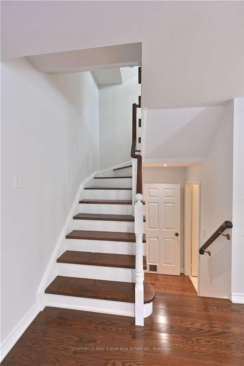 Photo 19 of 85 Gatwick Drive, Oakville, River Oaks — HOMEH