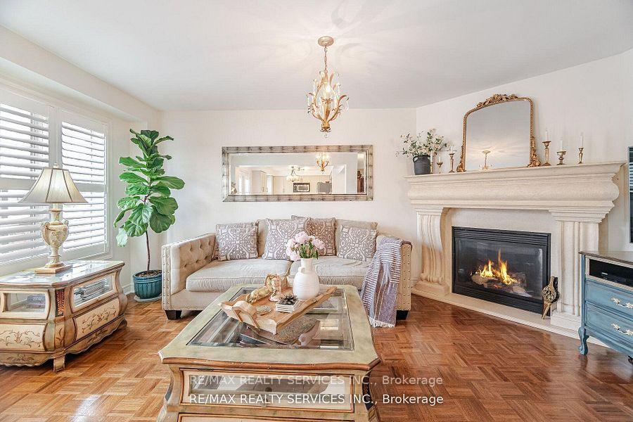 Photo 9 of 105 Sugarhill Drive, Brampton, Fletcher's Meadow — HOMEH