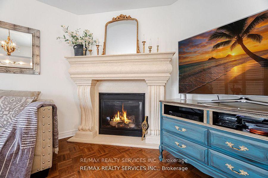 Photo 11 of 105 Sugarhill Drive, Brampton, Fletcher's Meadow — HOMEH