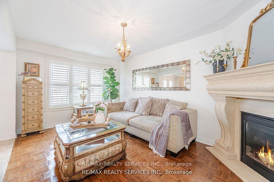 Photo 12 of 105 Sugarhill Drive, Brampton, Fletcher's Meadow — HOMEH