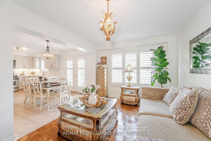 Photo 13 of 105 Sugarhill Drive, Brampton, Fletcher's Meadow — HOMEH