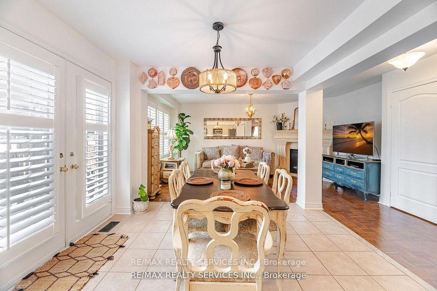 Photo 14 of 105 Sugarhill Drive, Brampton, Fletcher's Meadow — HOMEH