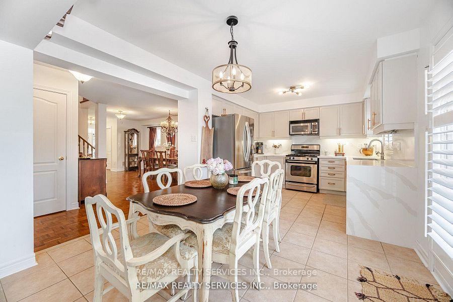Photo 16 of 105 Sugarhill Drive, Brampton, Fletcher's Meadow — HOMEH