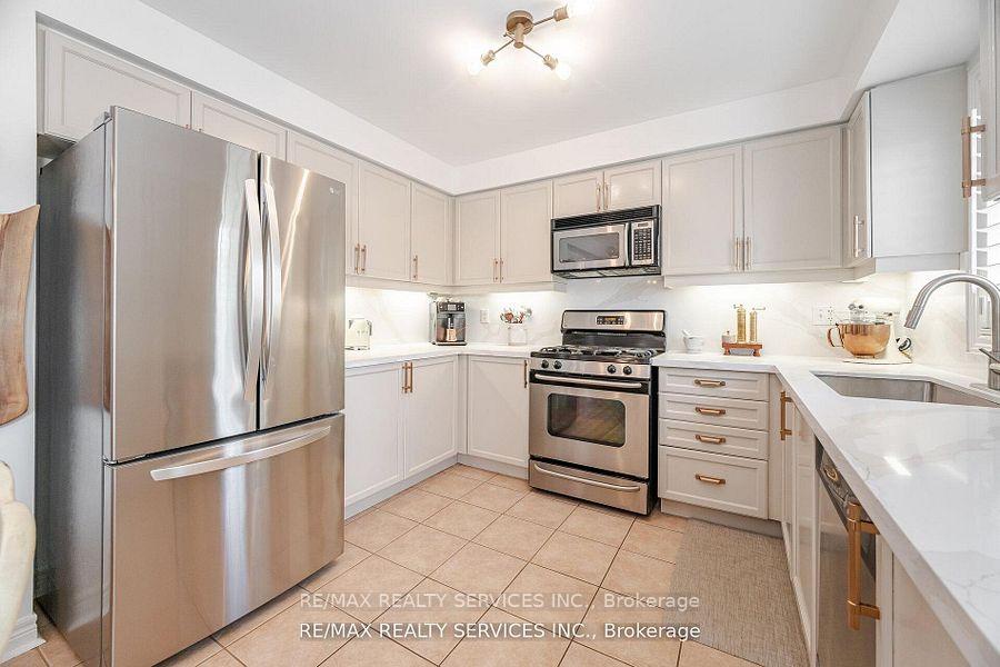 Photo 18 of 105 Sugarhill Drive, Brampton, Fletcher's Meadow — HOMEH