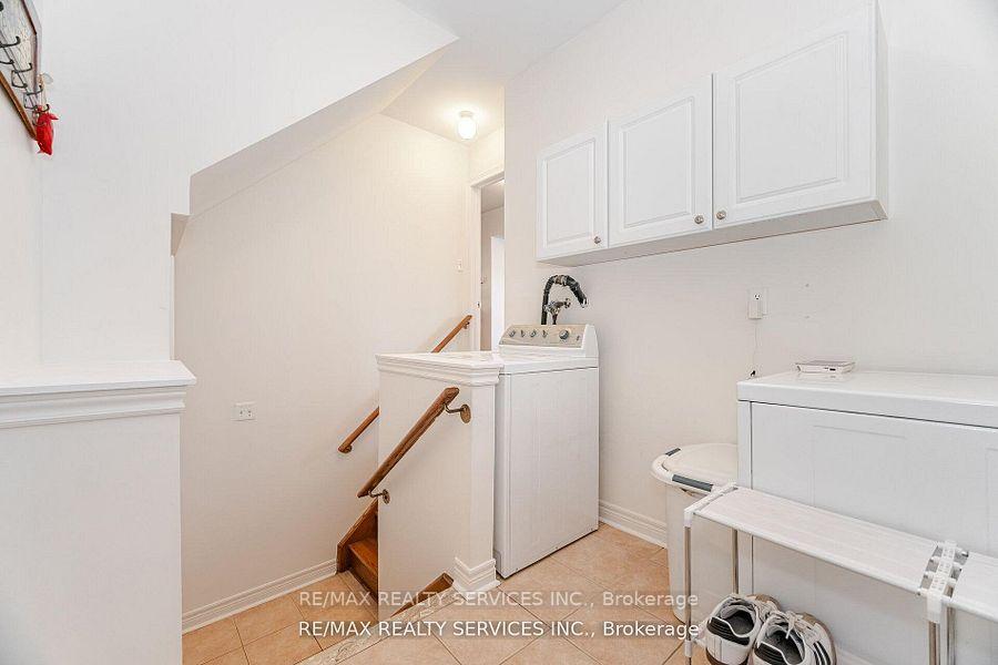 Photo 22 of 105 Sugarhill Drive, Brampton, Fletcher's Meadow — HOMEH