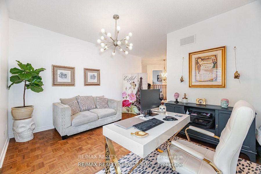 Photo 26 of 105 Sugarhill Drive, Brampton, Fletcher's Meadow — HOMEH