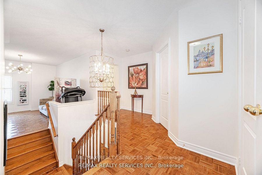 Photo 27 of 105 Sugarhill Drive, Brampton, Fletcher's Meadow — HOMEH