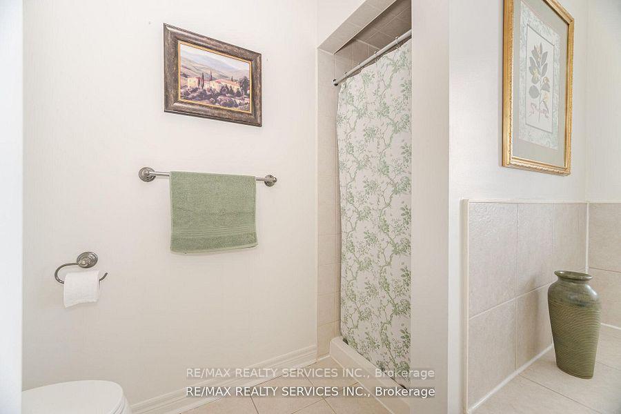 Photo 32 of 105 Sugarhill Drive, Brampton, Fletcher's Meadow — HOMEH
