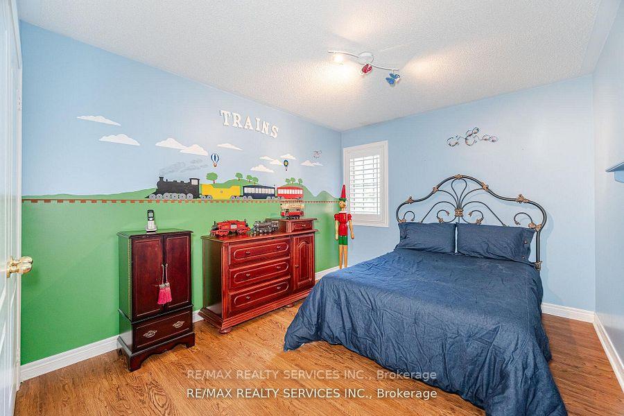 Photo 36 of 105 Sugarhill Drive, Brampton, Fletcher's Meadow — HOMEH