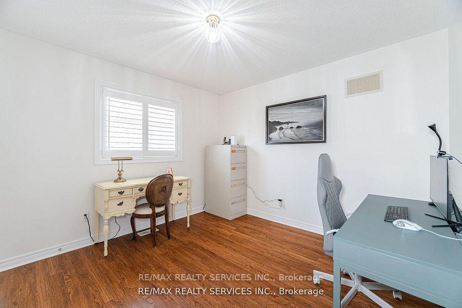 Photo 38 of 105 Sugarhill Drive, Brampton, Fletcher's Meadow — HOMEH