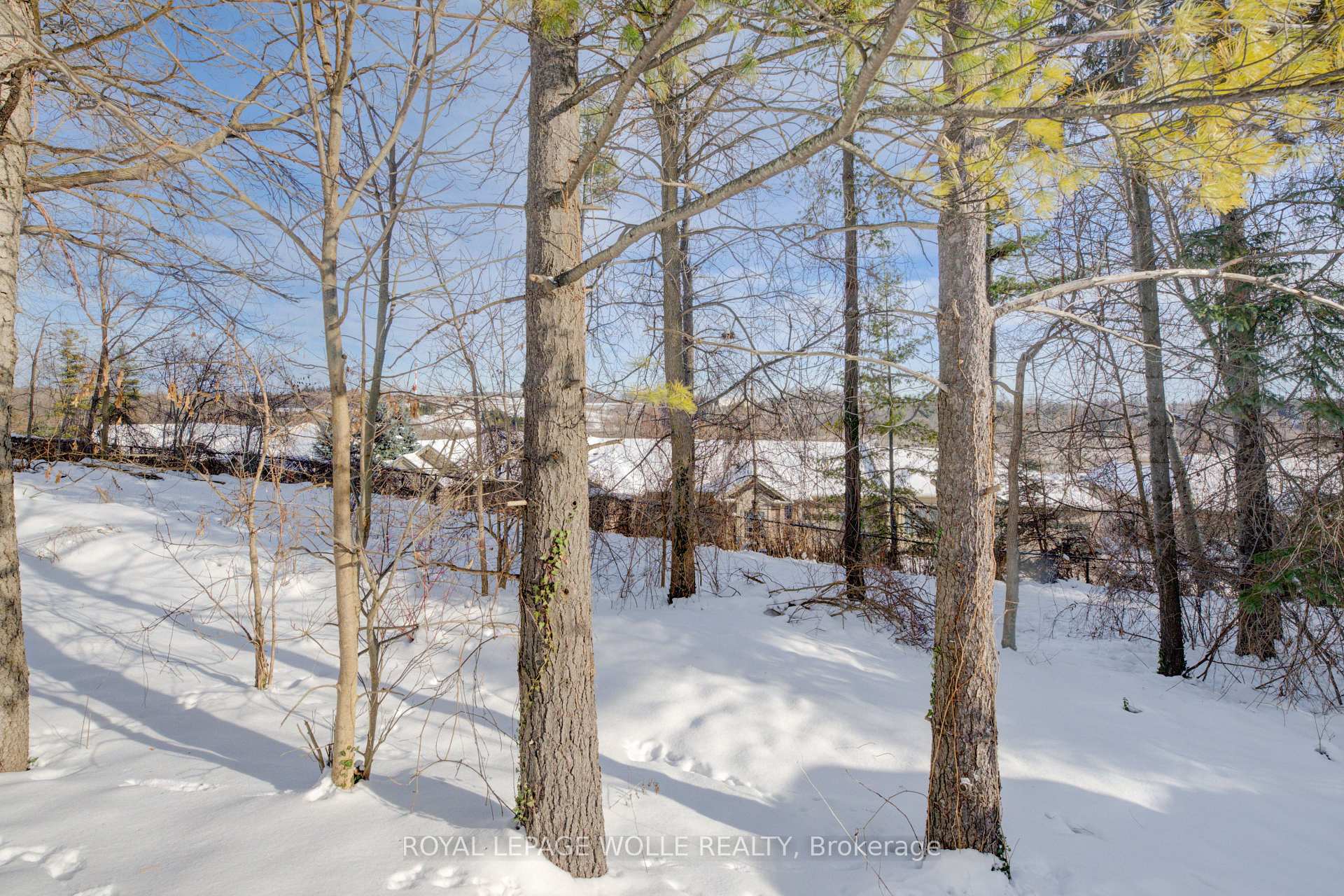 Photo 3 of 33 Tinatawa Court, Waterloo — HOMEH