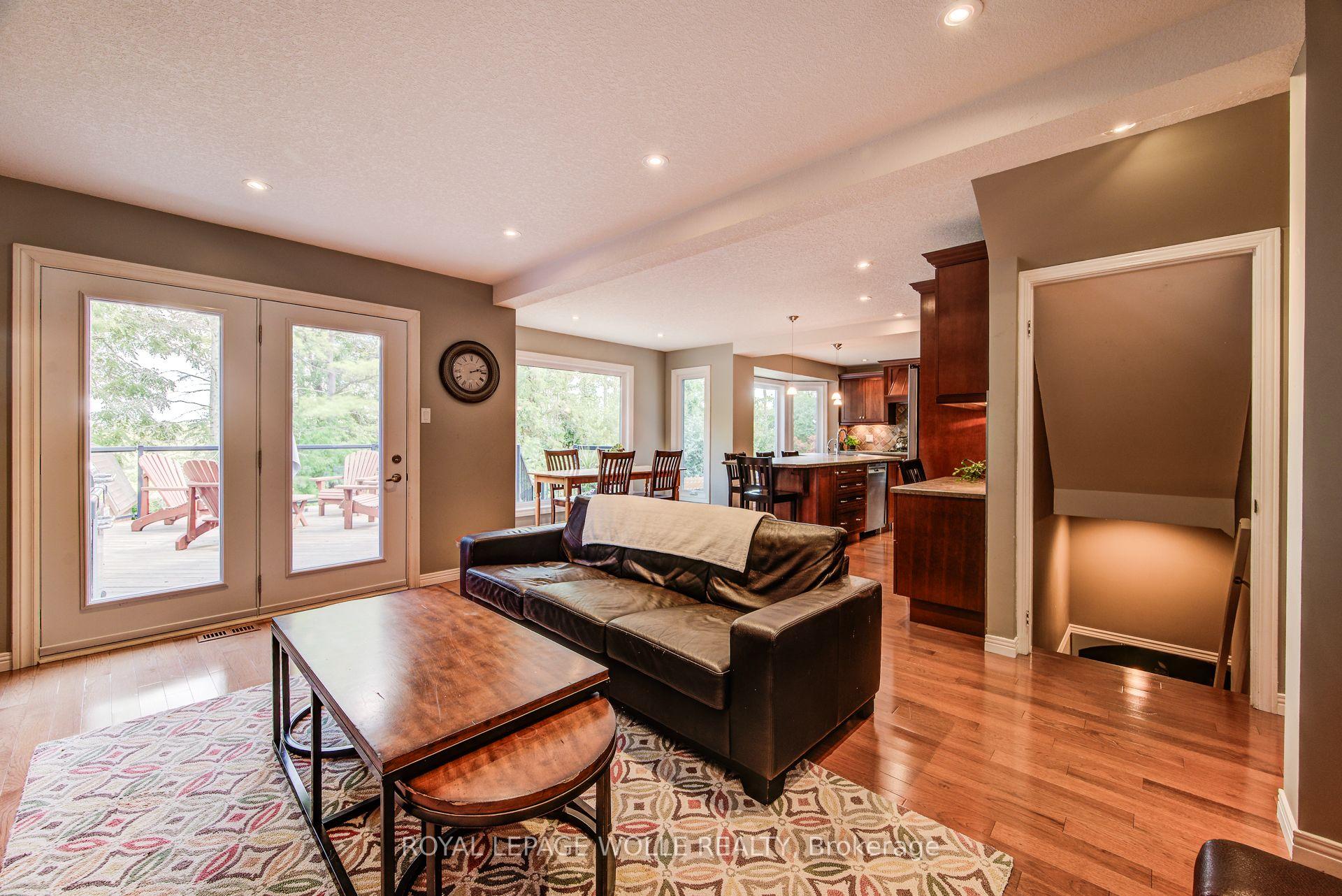 Photo 18 of 33 Tinatawa Court, Waterloo — HOMEH
