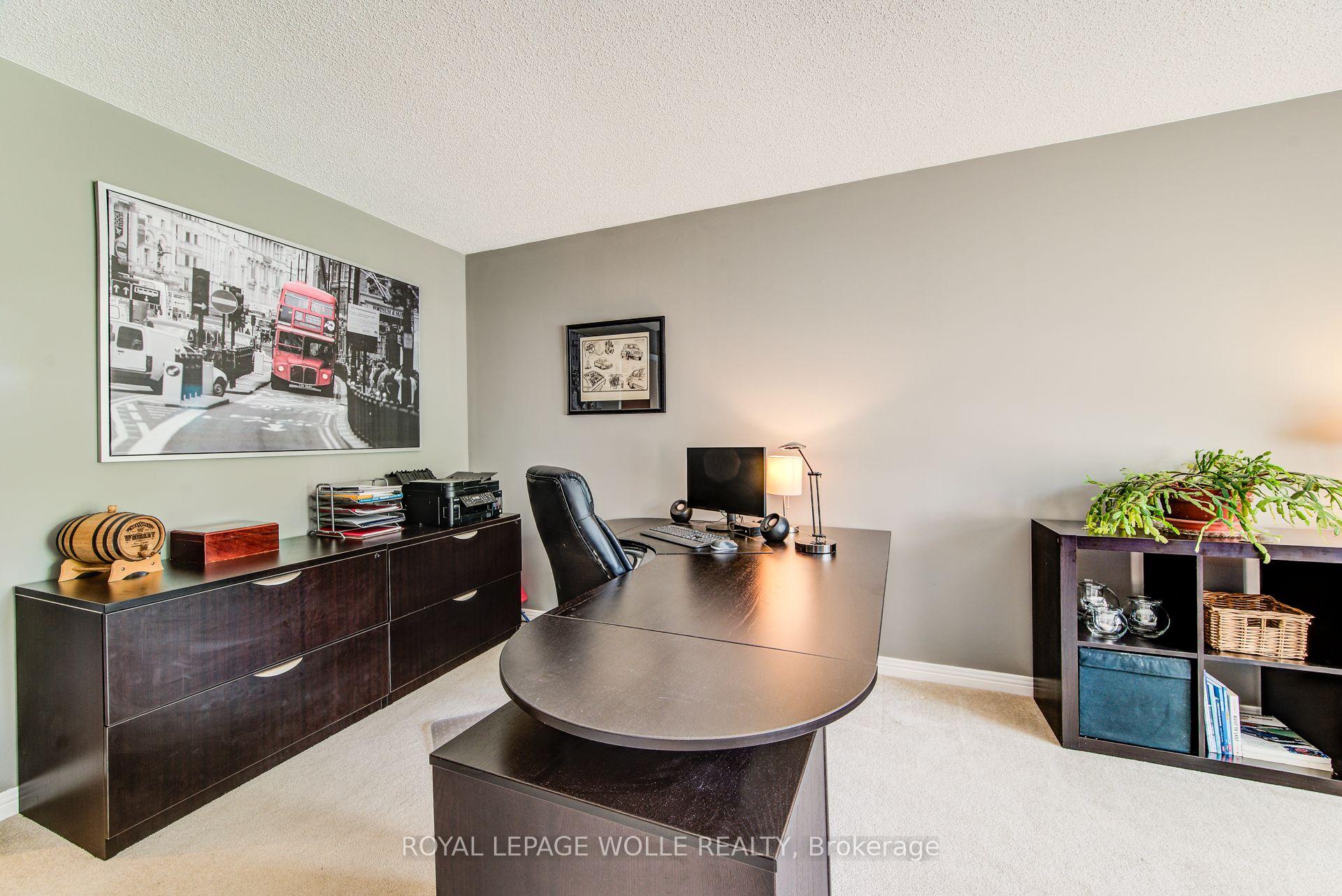Photo 26 of 33 Tinatawa Court, Waterloo — HOMEH