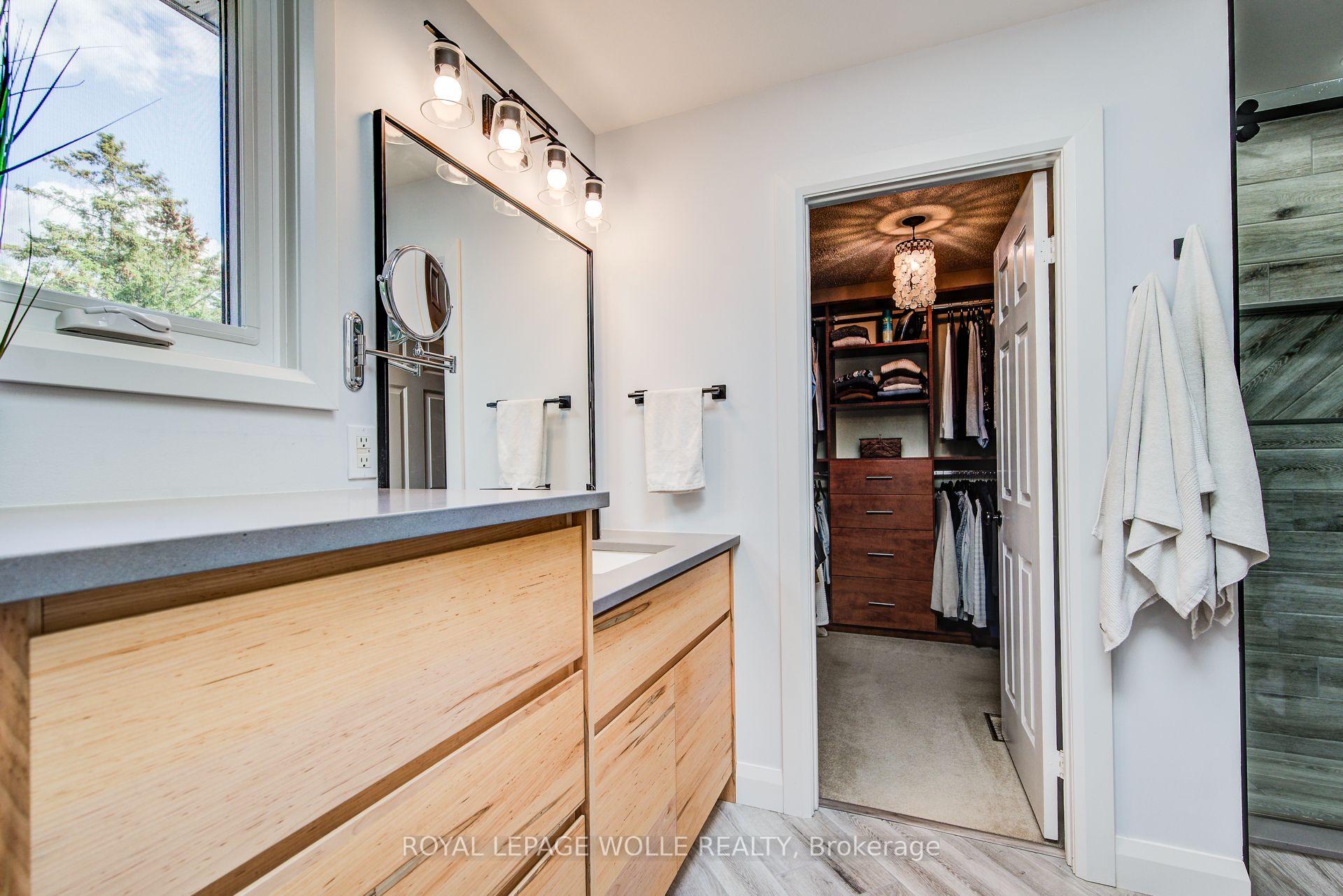 Photo 30 of 33 Tinatawa Court, Waterloo — HOMEH