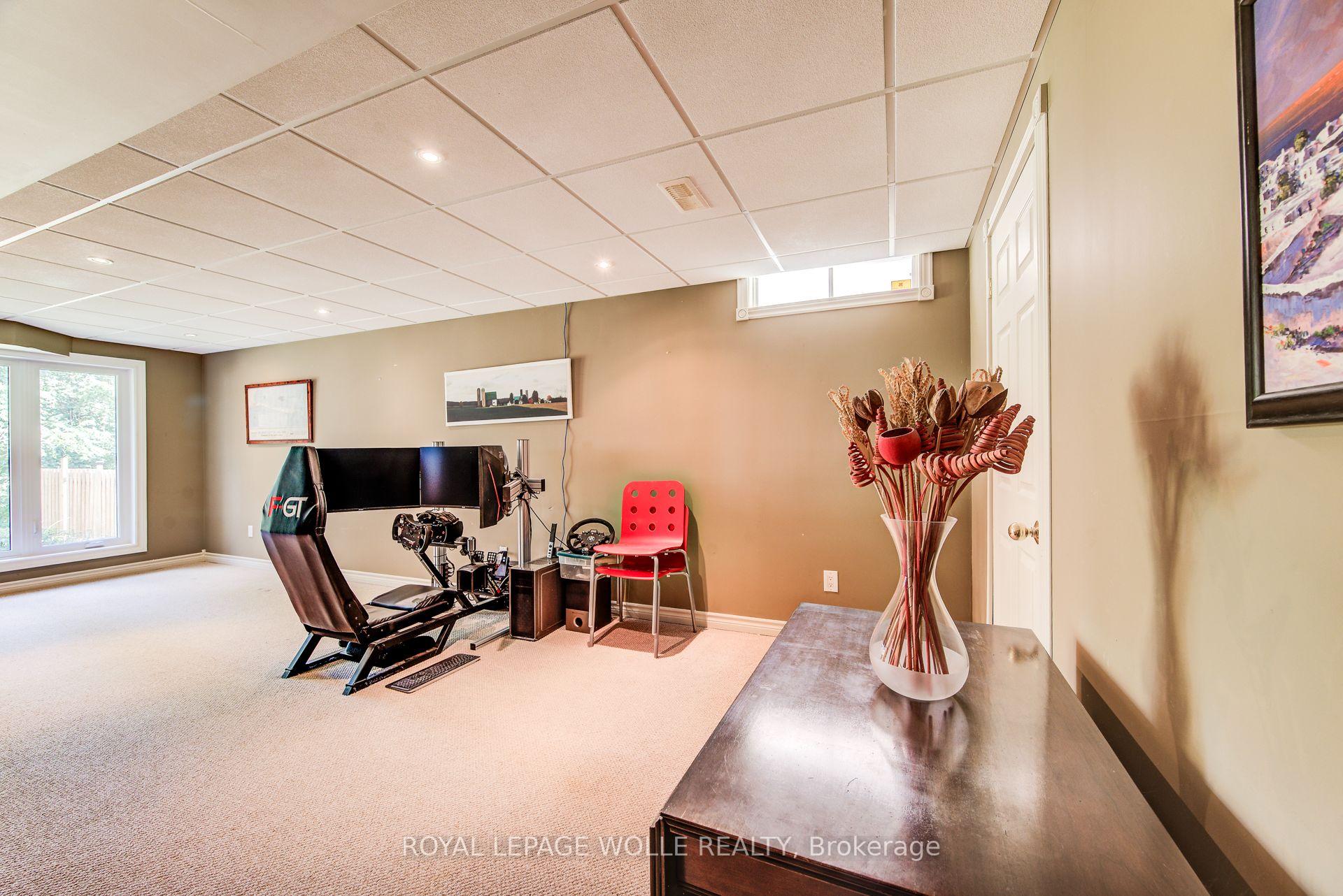 Photo 38 of 33 Tinatawa Court, Waterloo — HOMEH
