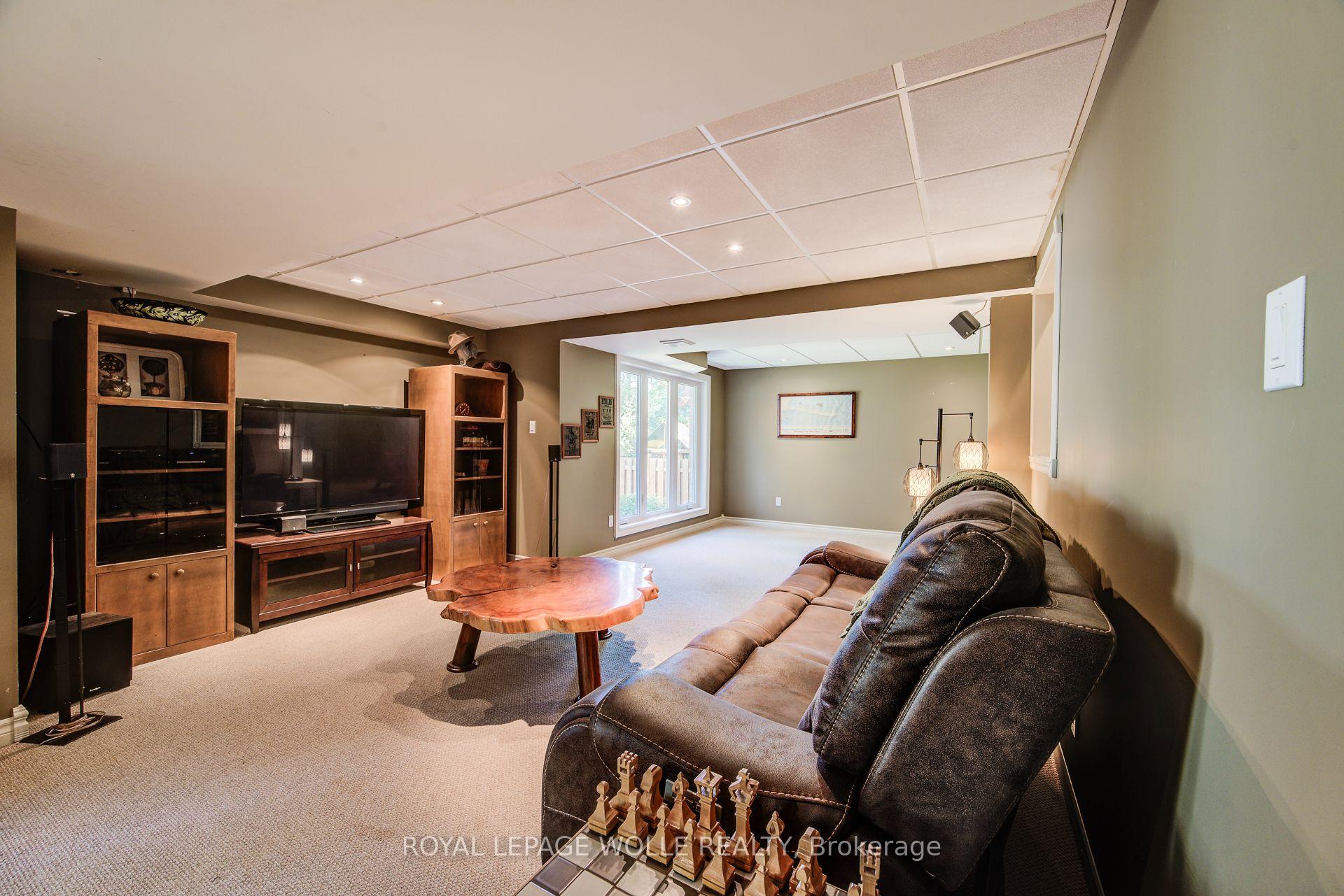 Photo 42 of 33 Tinatawa Court, Waterloo — HOMEH