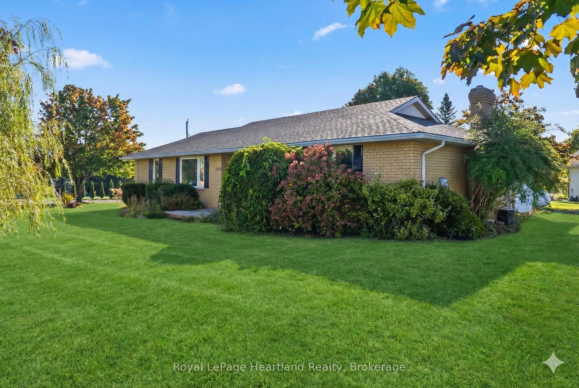 Photo 1 of 1020 Main Street, Howick — HOMEH
