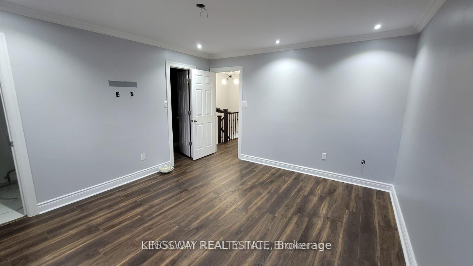 Photo 2 of 12 Silverstream Road, Brampton, Heart Lake — HOMEH