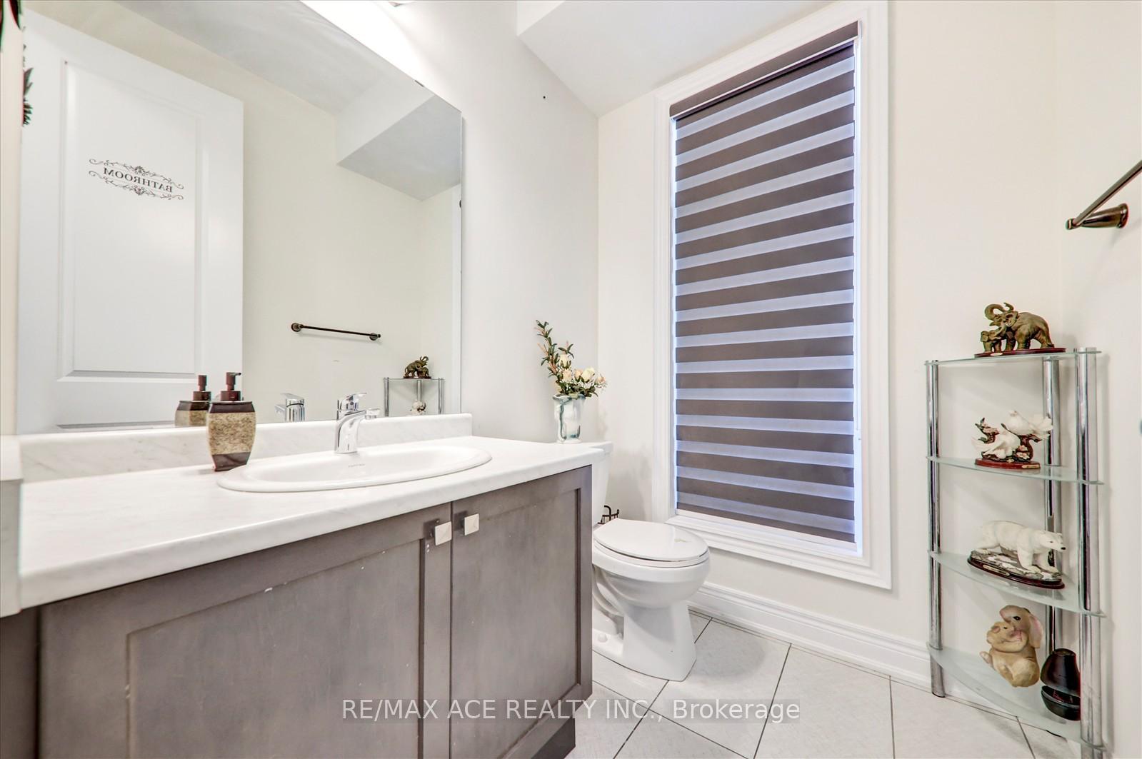 Photo 11 of 63 Wamsley Crescent, Clarington, Newcastle — HOMEH